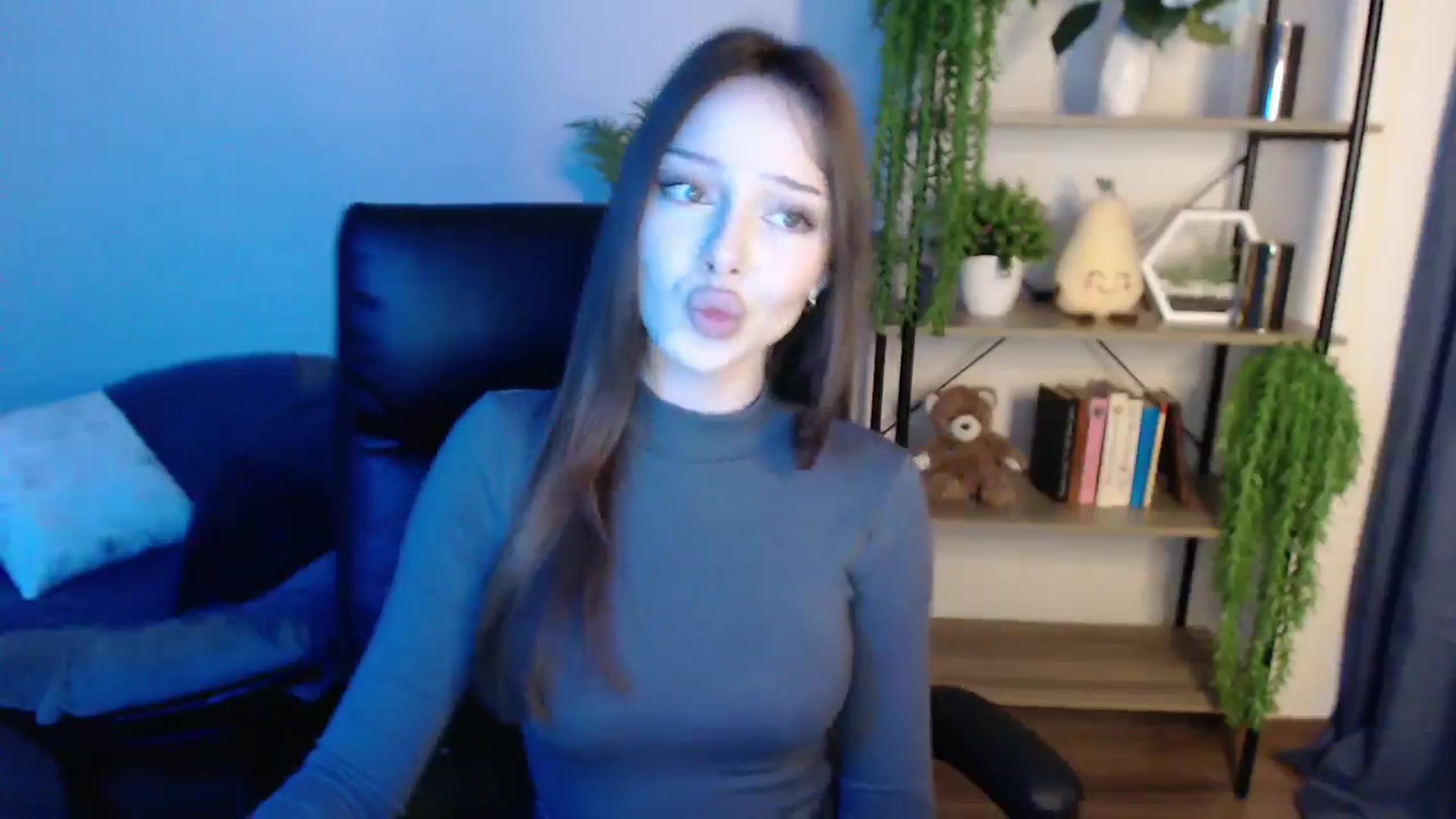 Gallery image thumbnail from KateManelli's myfreecams stream on, 03/03/2025, 09:35 image 17 of 20