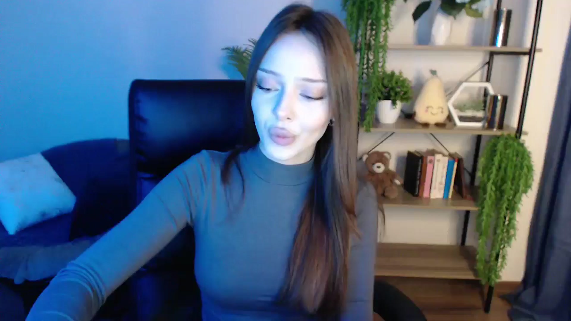 Gallery image thumbnail from KateManelli's myfreecams stream on, 03/03/2025, 10:27 image 1 of 20