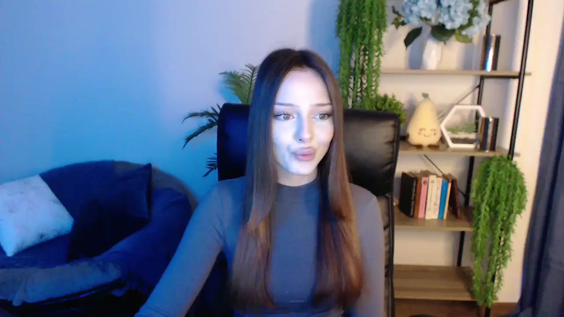 Gallery image thumbnail from KateManelli's myfreecams stream on, 03/03/2025, 13:39 image 9 of 20
