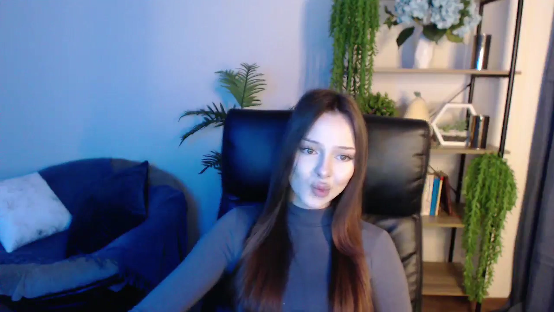 Gallery image thumbnail from KateManelli's myfreecams stream on, 03/03/2025, 13:39 image 16 of 20