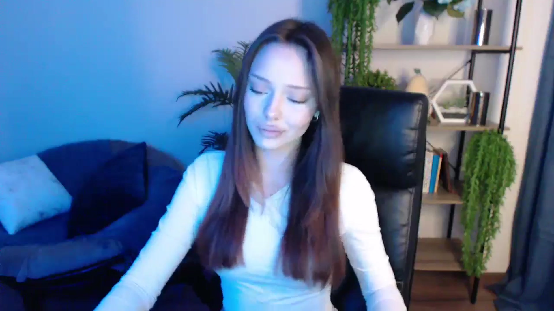 Gallery image thumbnail from KateManelli's myfreecams stream on, 03/04/2025, 11:00 image 2 of 20