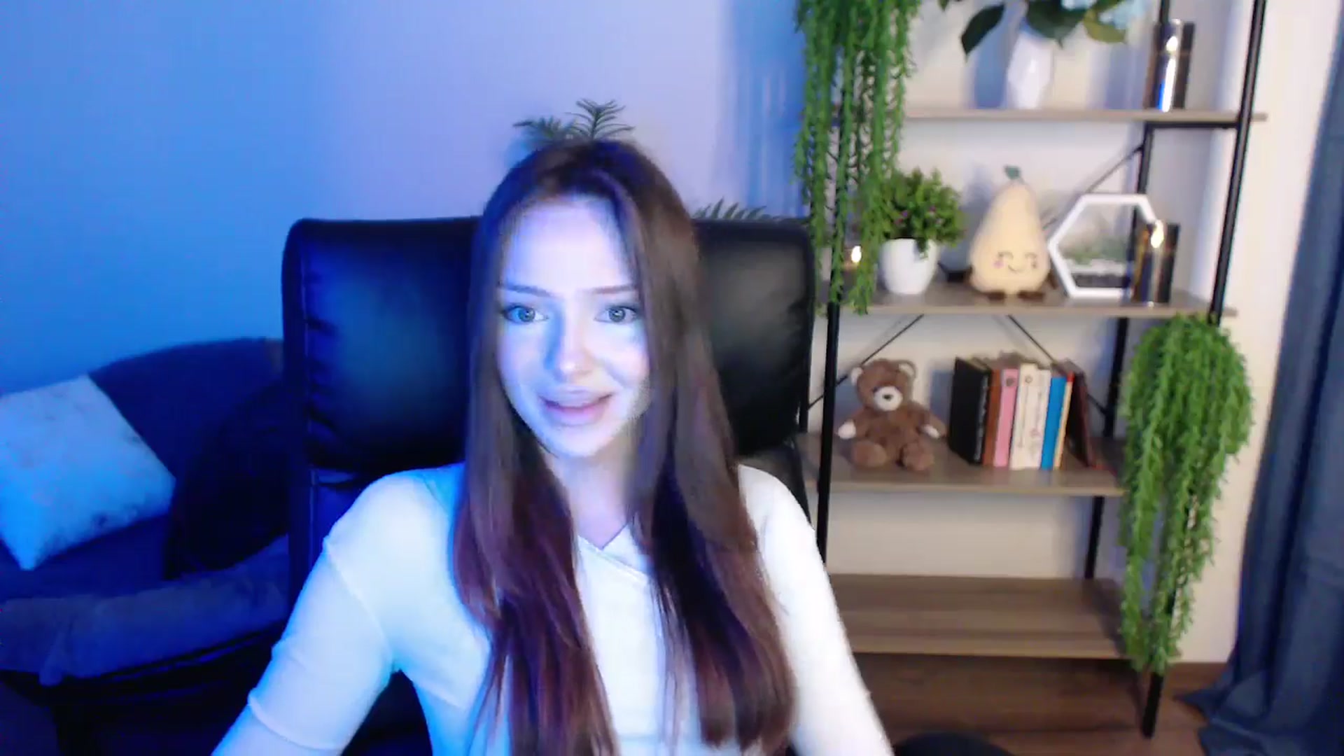 Gallery image thumbnail from KateManelli's myfreecams stream on, 03/04/2025, 11:00 image 13 of 20