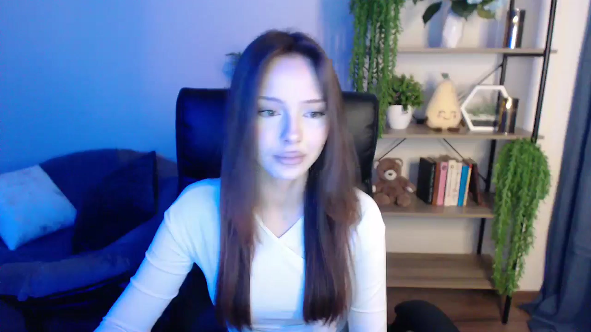 Gallery image thumbnail from KateManelli's myfreecams stream on, 03/04/2025, 11:00 image 18 of 20