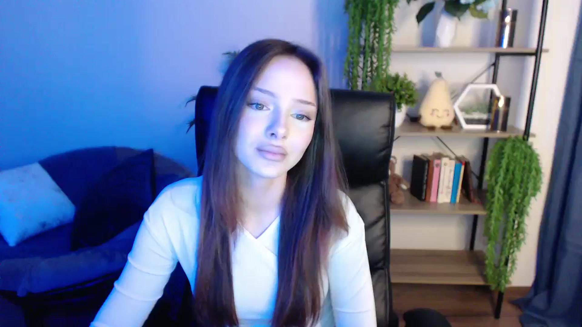 Gallery image thumbnail from KateManelli's myfreecams stream on, 03/04/2025, 11:00 image 20 of 20