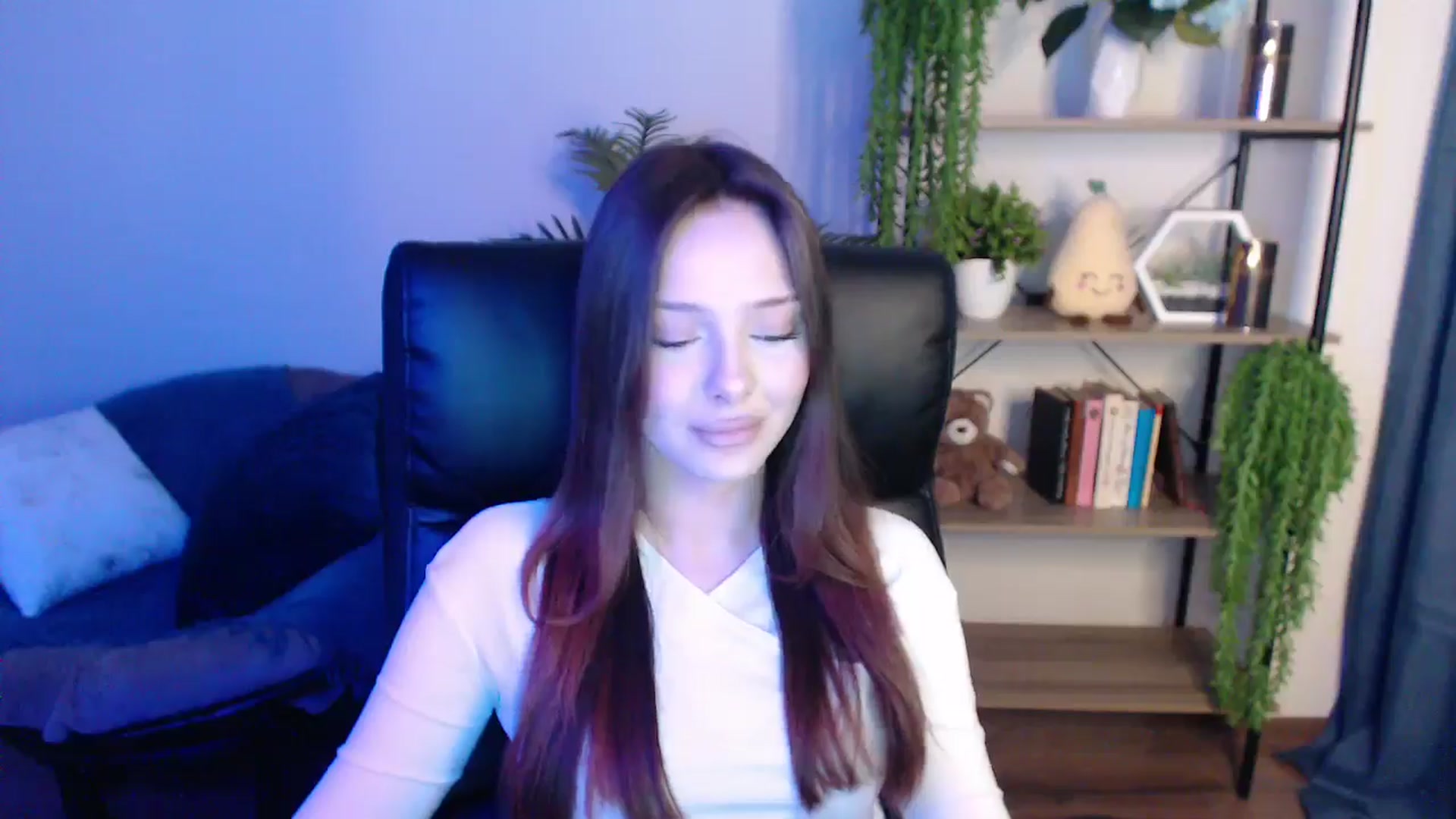 Gallery image thumbnail from KateManelli's myfreecams stream on, 03/04/2025, 11:32 image 9 of 20
