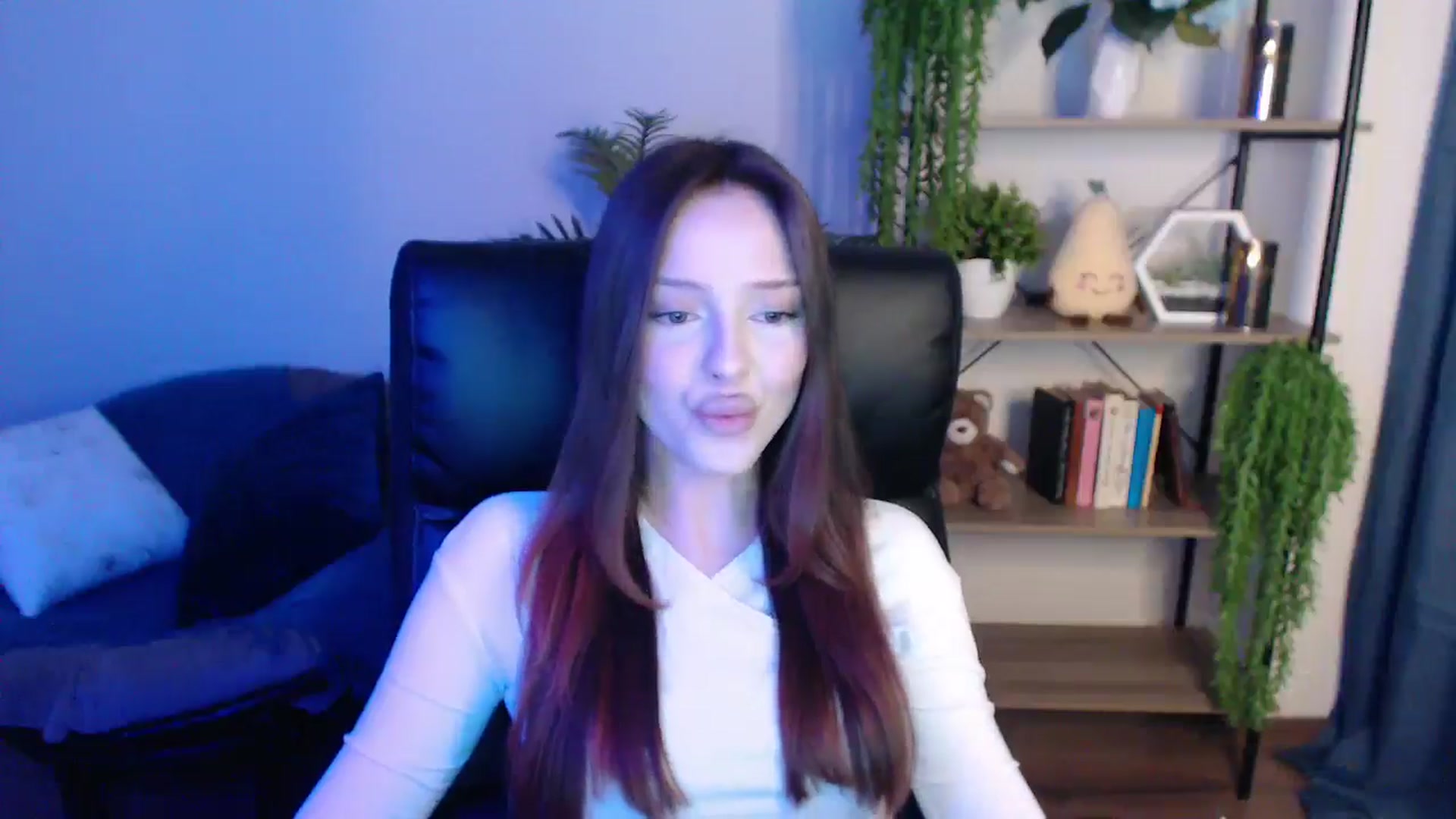 Gallery image thumbnail from KateManelli's myfreecams stream on, 03/04/2025, 11:32 image 13 of 20
