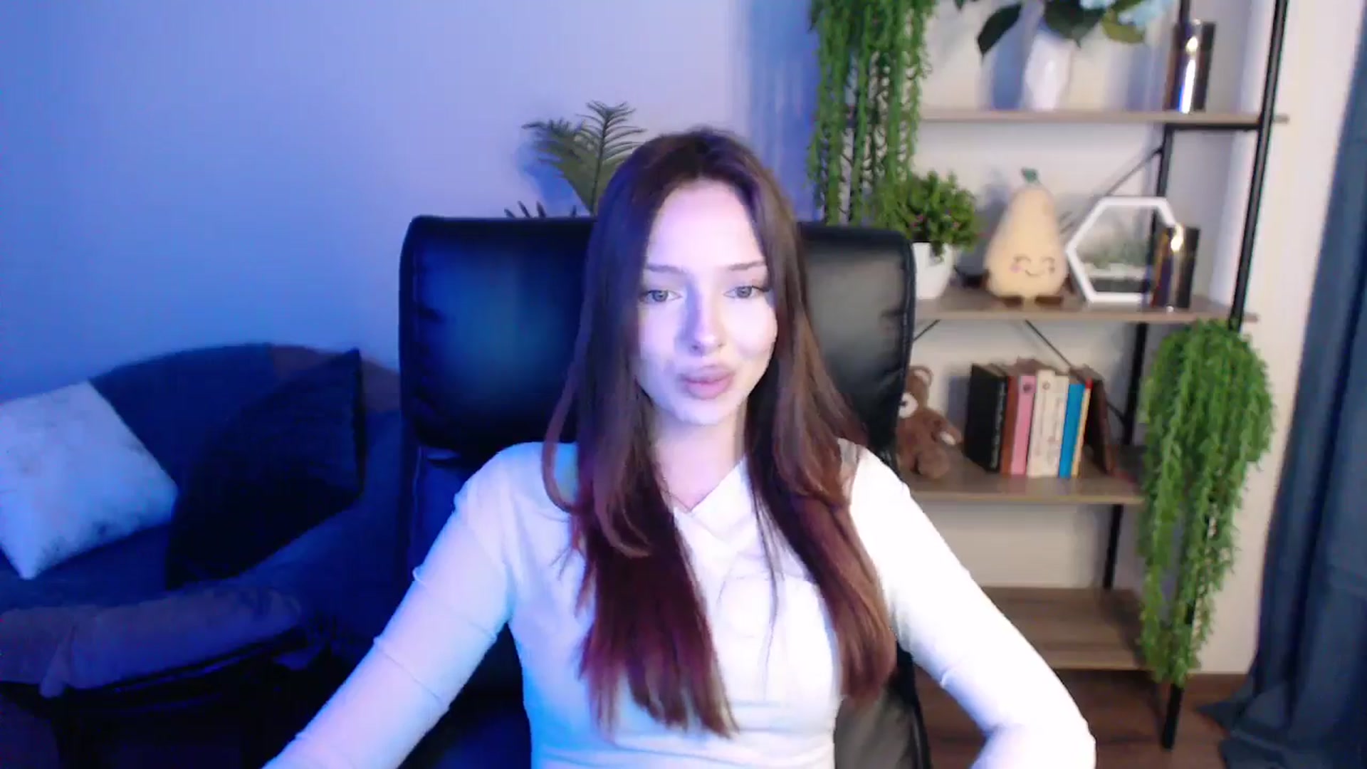 Gallery image thumbnail from KateManelli's myfreecams stream on, 03/04/2025, 13:36 image 16 of 20