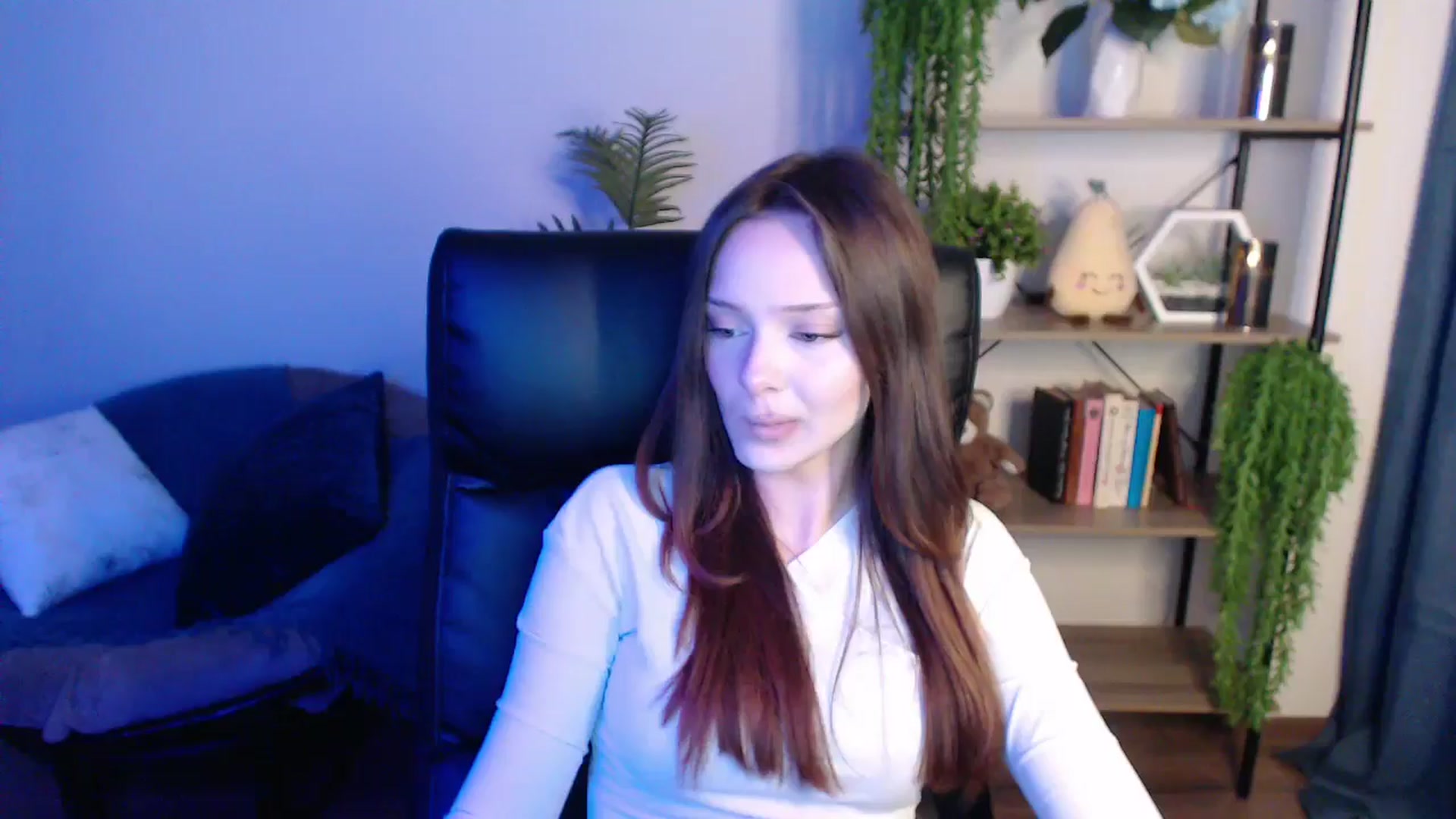 Gallery image thumbnail from KateManelli's myfreecams stream on, 03/04/2025, 13:36 image 12 of 20
