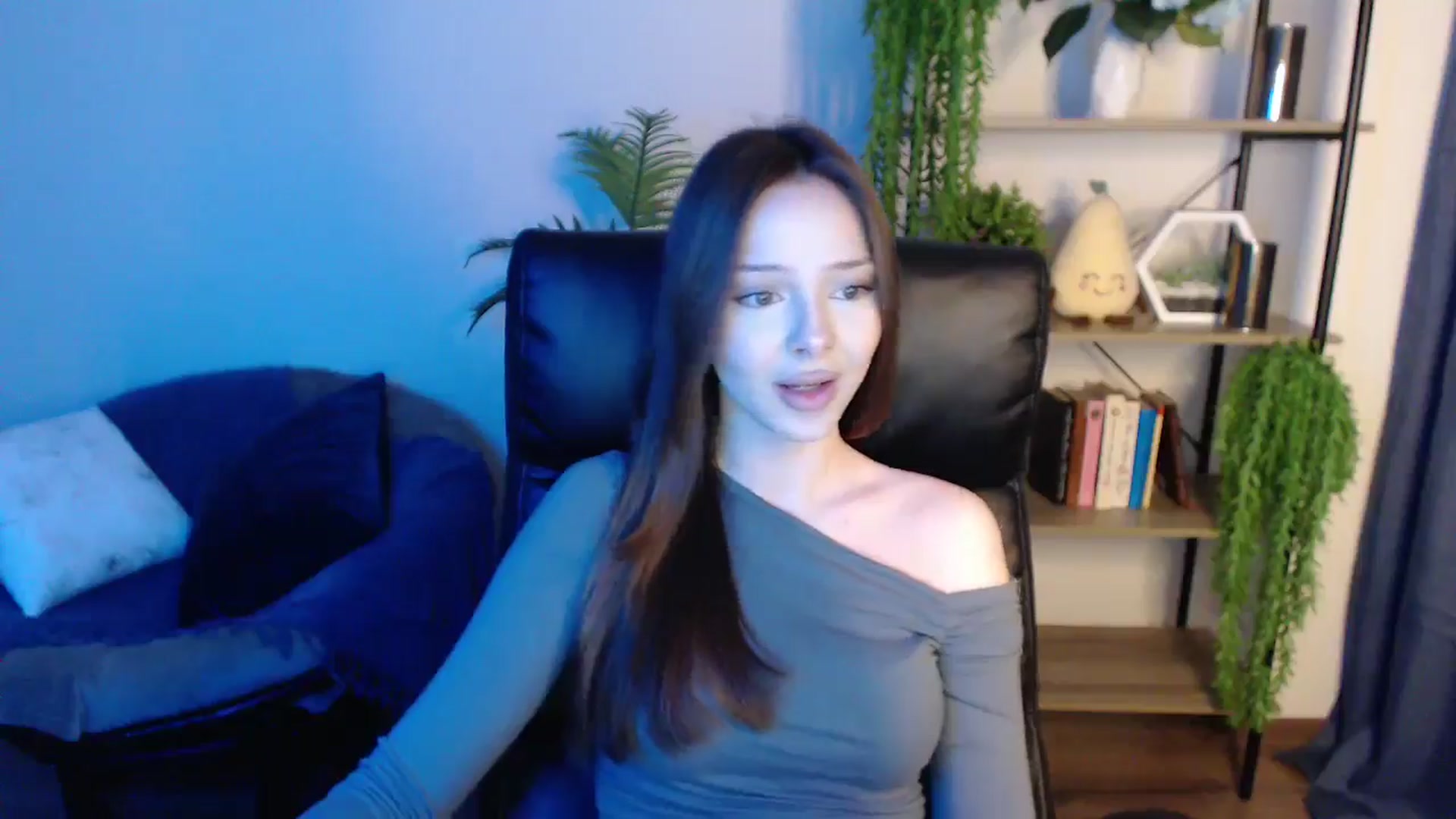 Gallery image thumbnail from KateManelli's myfreecams stream on, 03/05/2025, 11:29 image 5 of 20