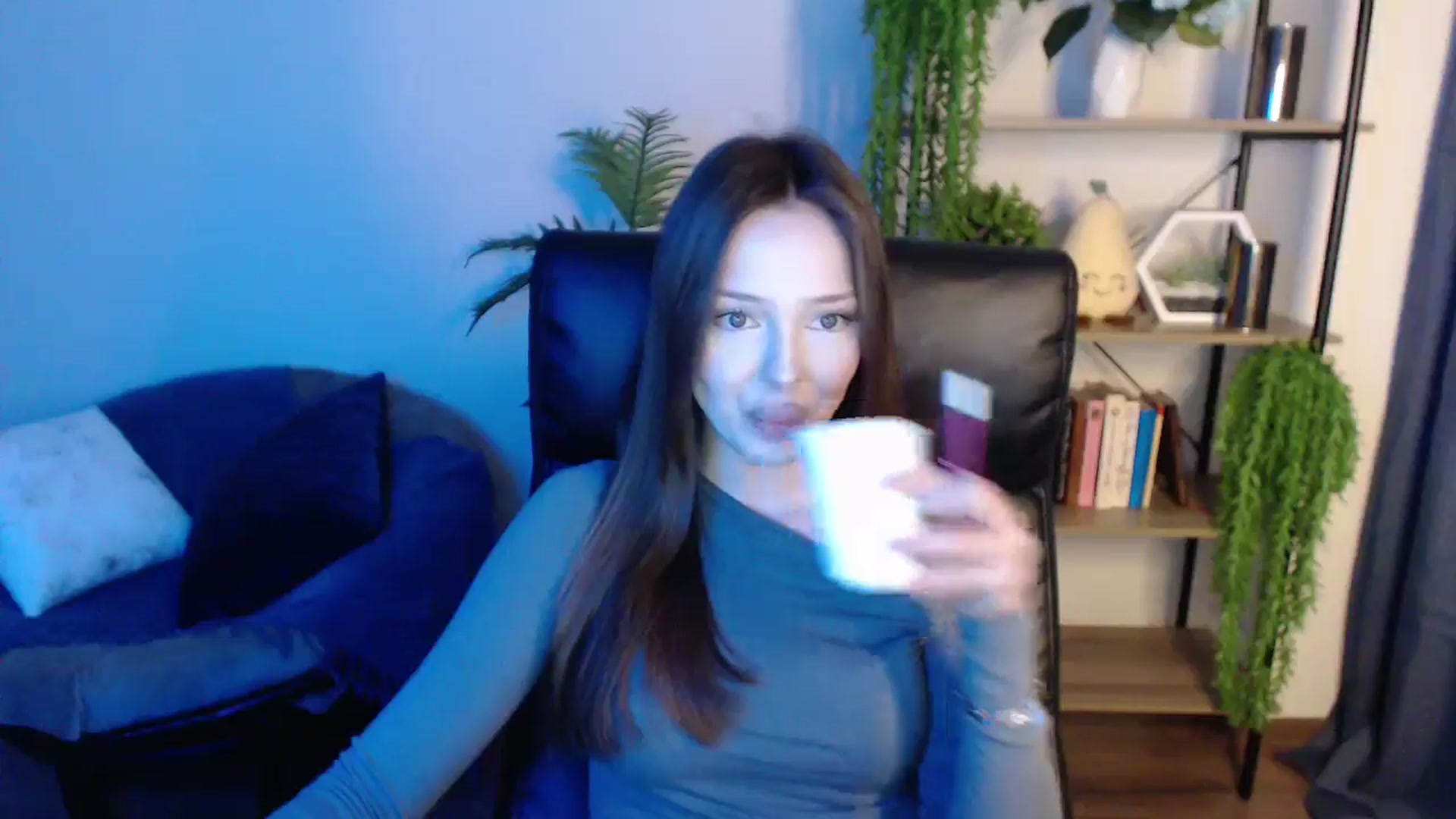 Gallery image thumbnail from KateManelli's myfreecams stream on, 03/05/2025, 11:29 image 14 of 20