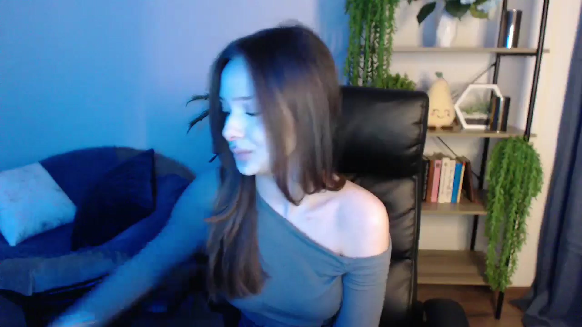 Gallery image thumbnail from KateManelli's myfreecams stream on, 03/05/2025, 11:29 image 19 of 20