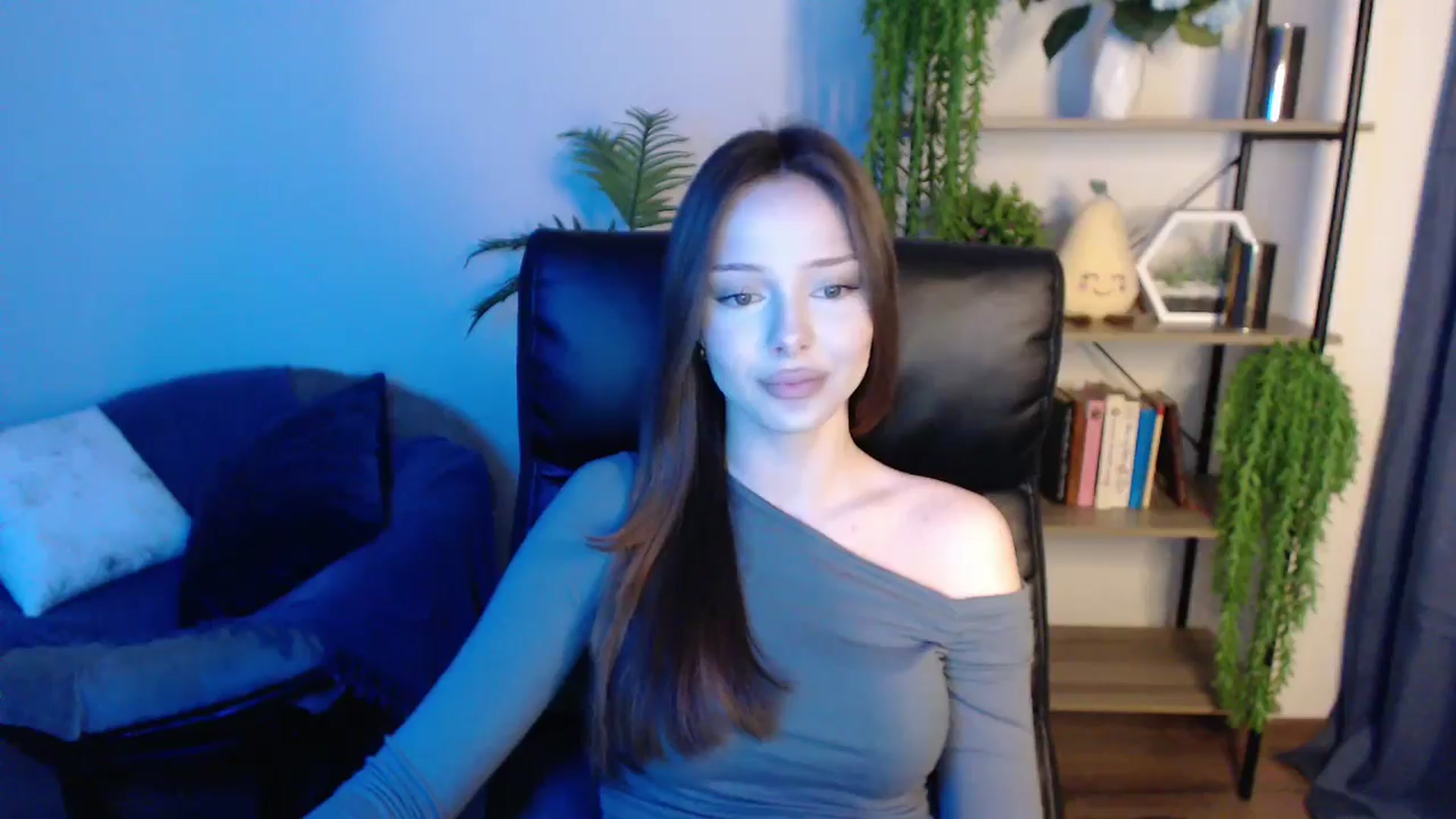 Gallery image thumbnail from KateManelli's myfreecams stream on, 03/05/2025, 11:29 image 4 of 20