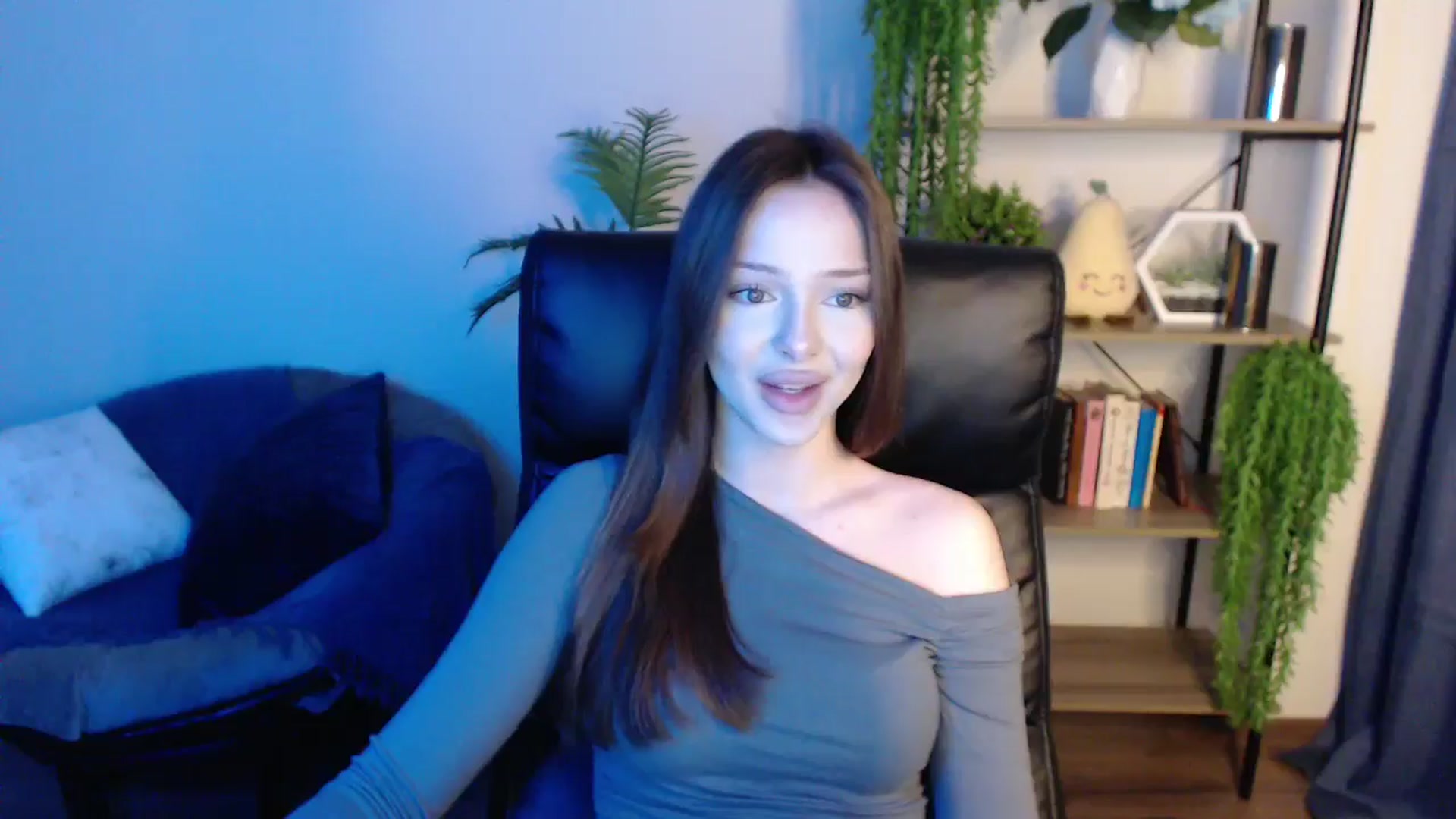 Gallery image thumbnail from KateManelli's myfreecams stream on, 03/05/2025, 11:29 image 8 of 20