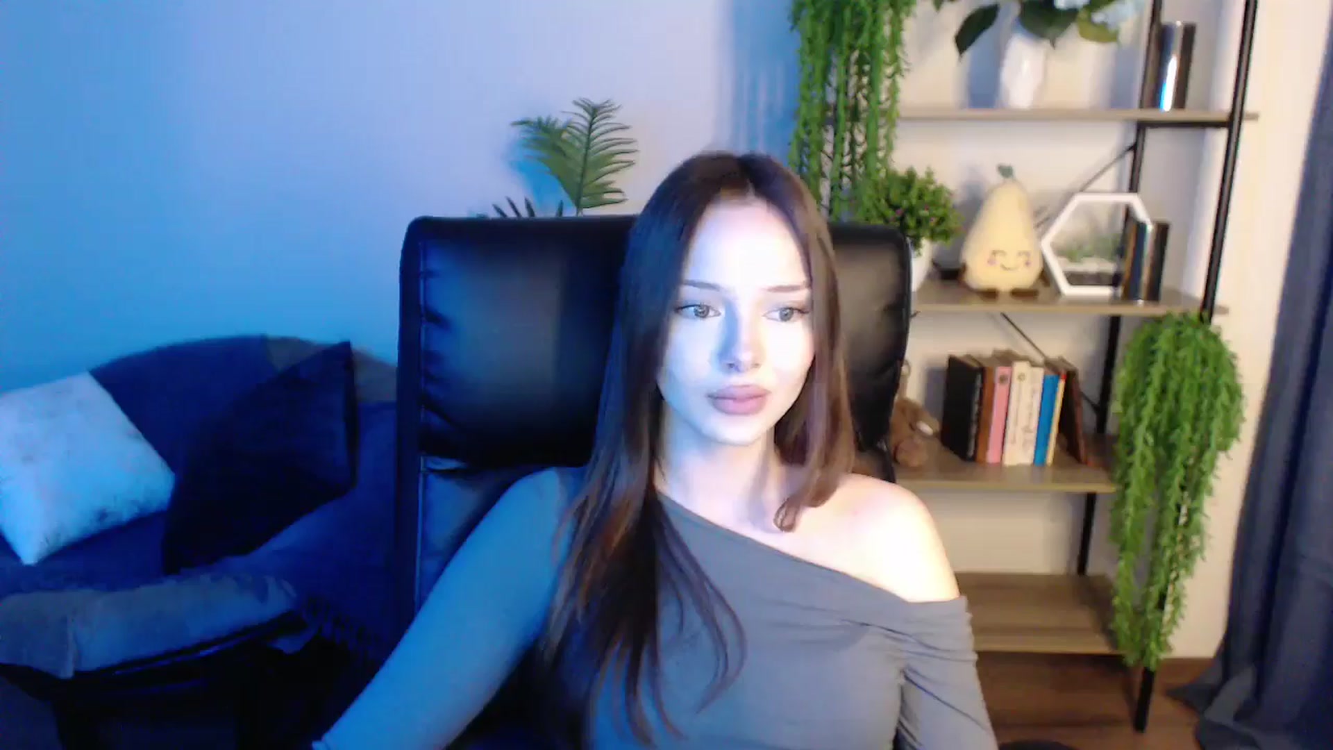 Gallery image thumbnail from KateManelli's myfreecams stream on, 03/05/2025, 13:41 image 16 of 20