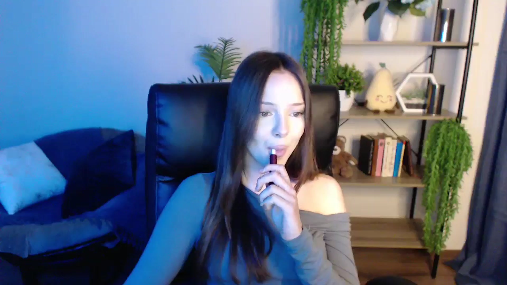 Gallery image thumbnail from KateManelli's myfreecams stream on, 03/05/2025, 13:41 image 9 of 20