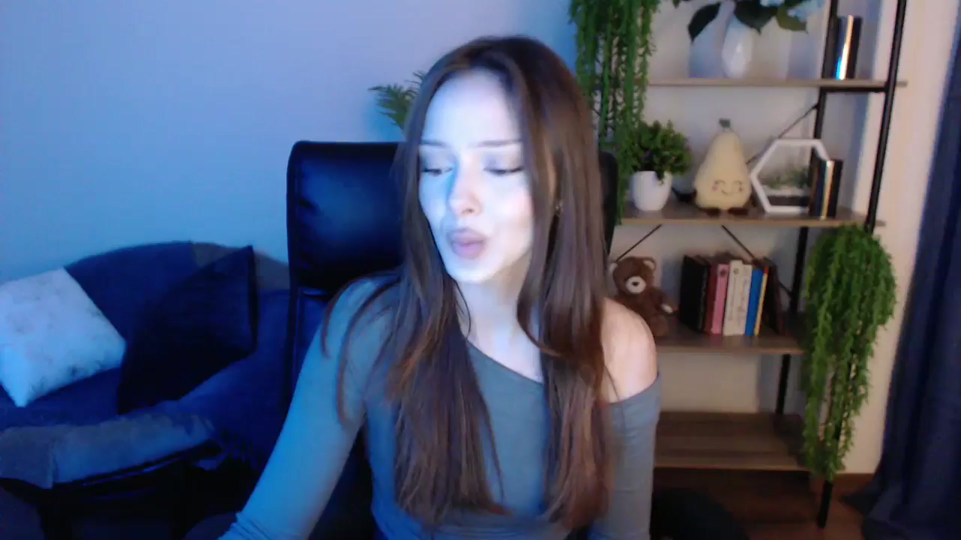 Gallery image thumbnail from KateManelli's myfreecams stream on, 03/05/2025, 13:41 image 1 of 20