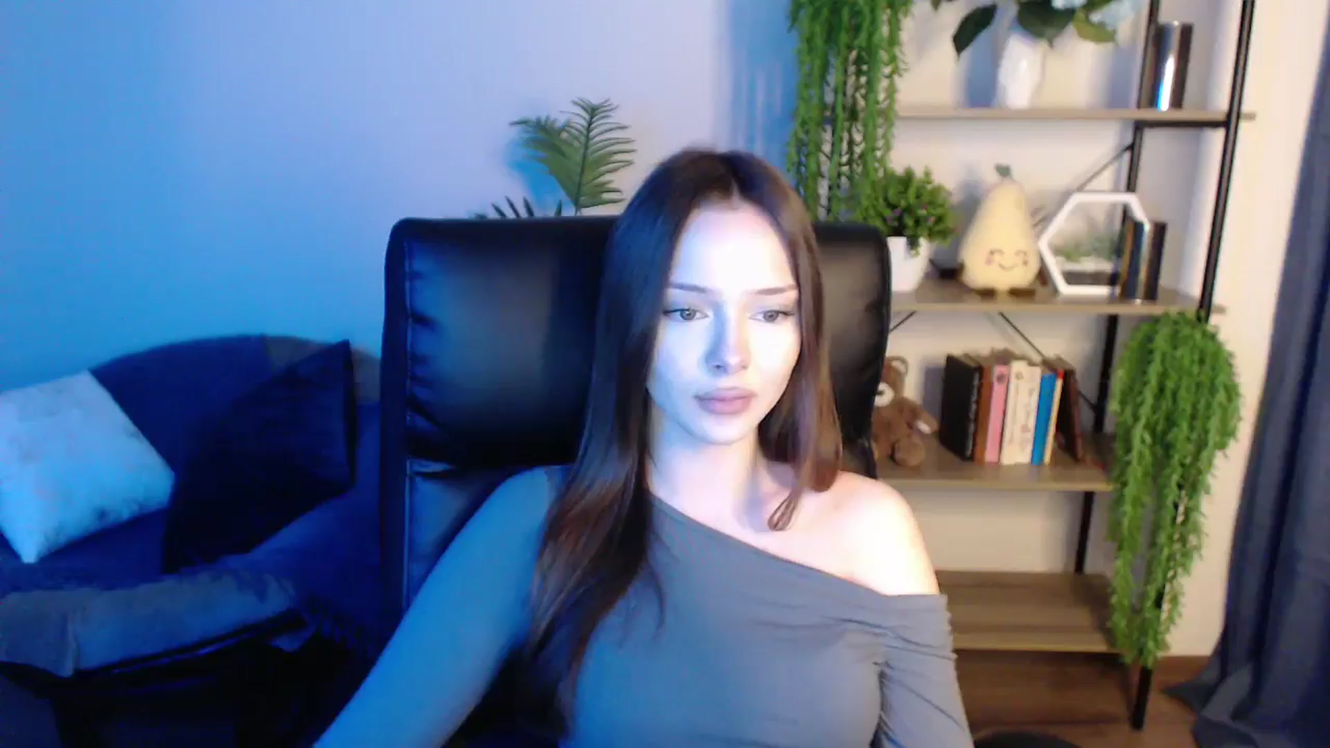 Gallery image thumbnail from KateManelli's myfreecams stream on, 03/05/2025, 13:41 image 17 of 20