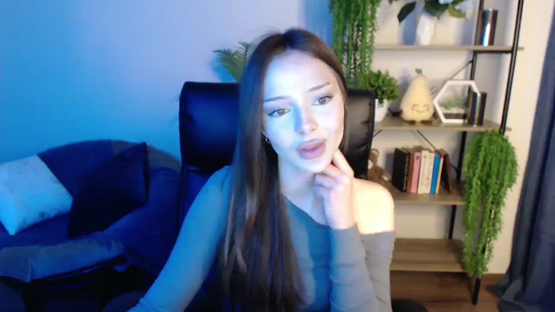 Gallery image thumbnail from KateManelli's myfreecams stream on, 03/05/2025, 14:12 image 11 of 20