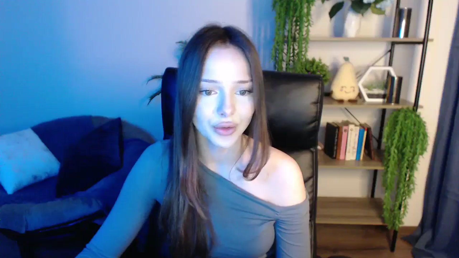 Gallery image thumbnail from KateManelli's myfreecams stream on, 03/05/2025, 14:12 image 19 of 20