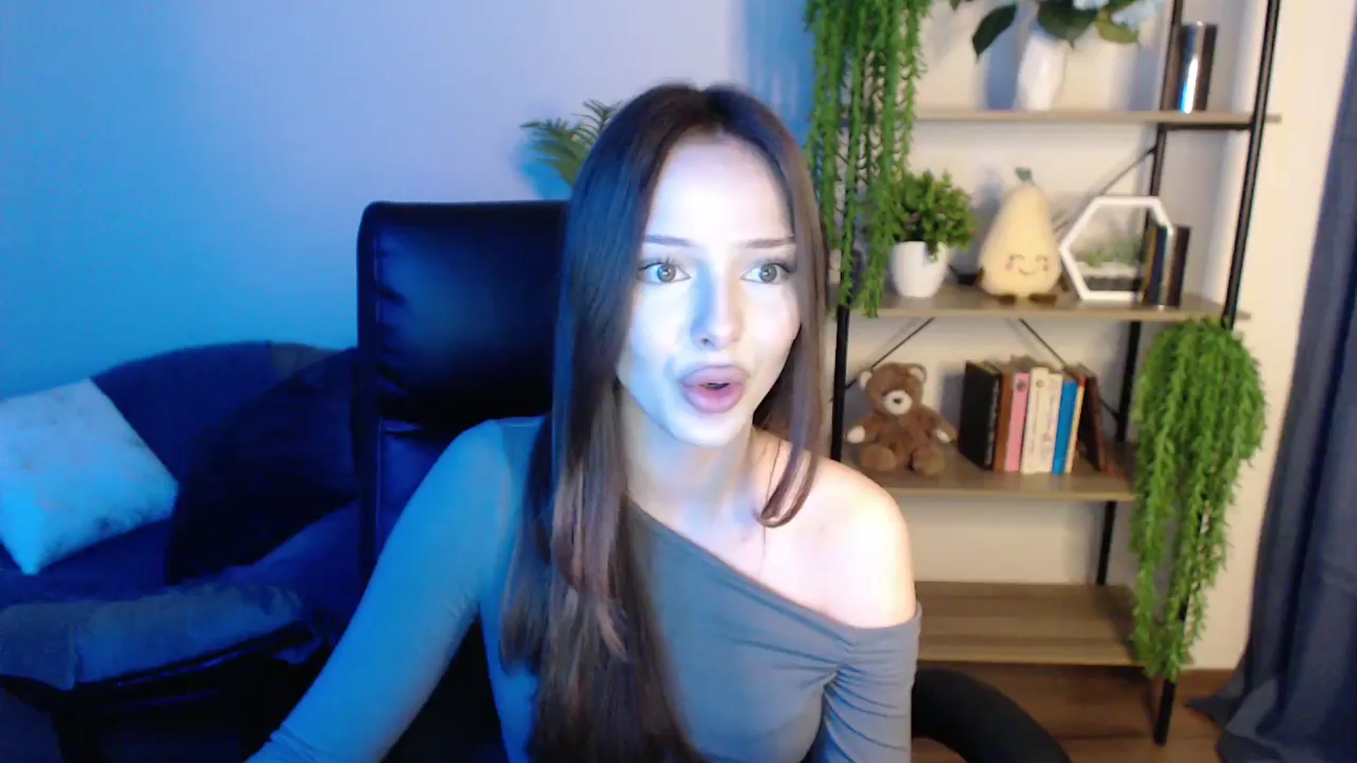 Gallery image thumbnail from KateManelli's myfreecams stream on, 03/05/2025, 14:12 image 7 of 20