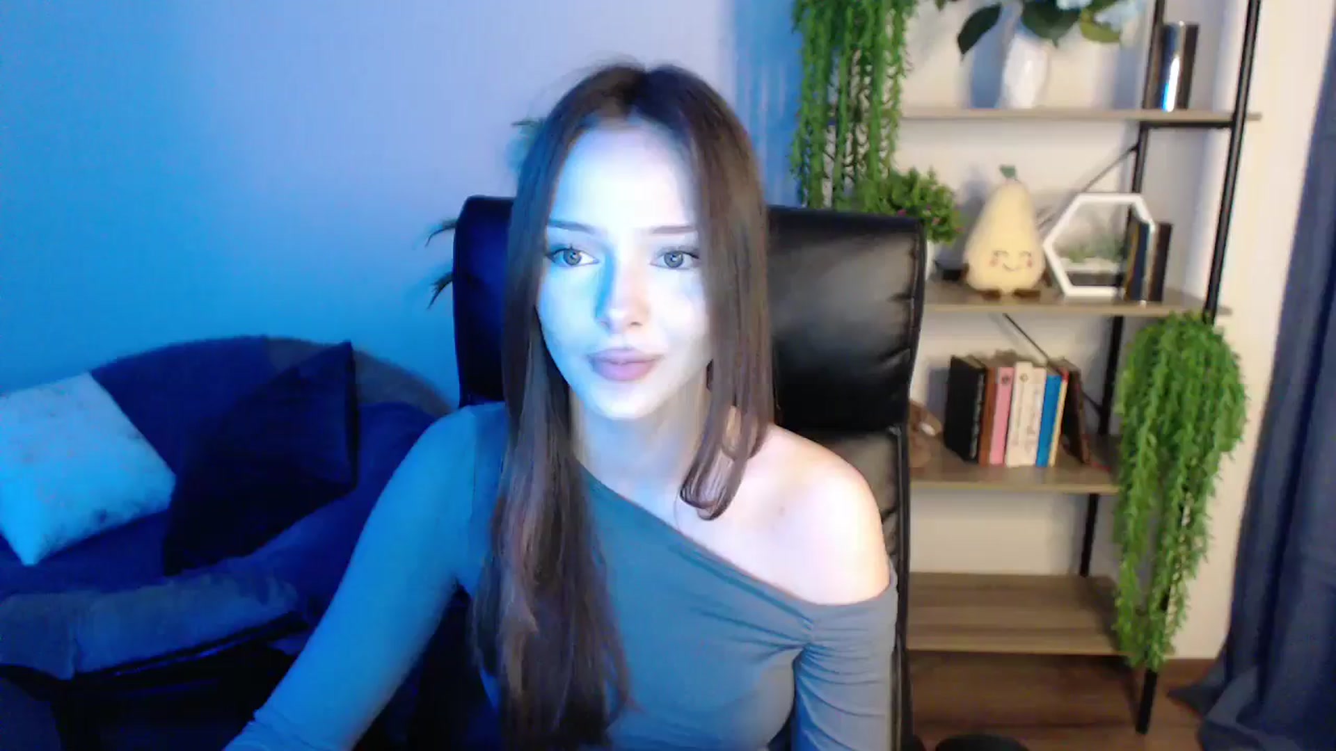 Gallery image thumbnail from KateManelli's myfreecams stream on, 03/05/2025, 14:12 image 16 of 20