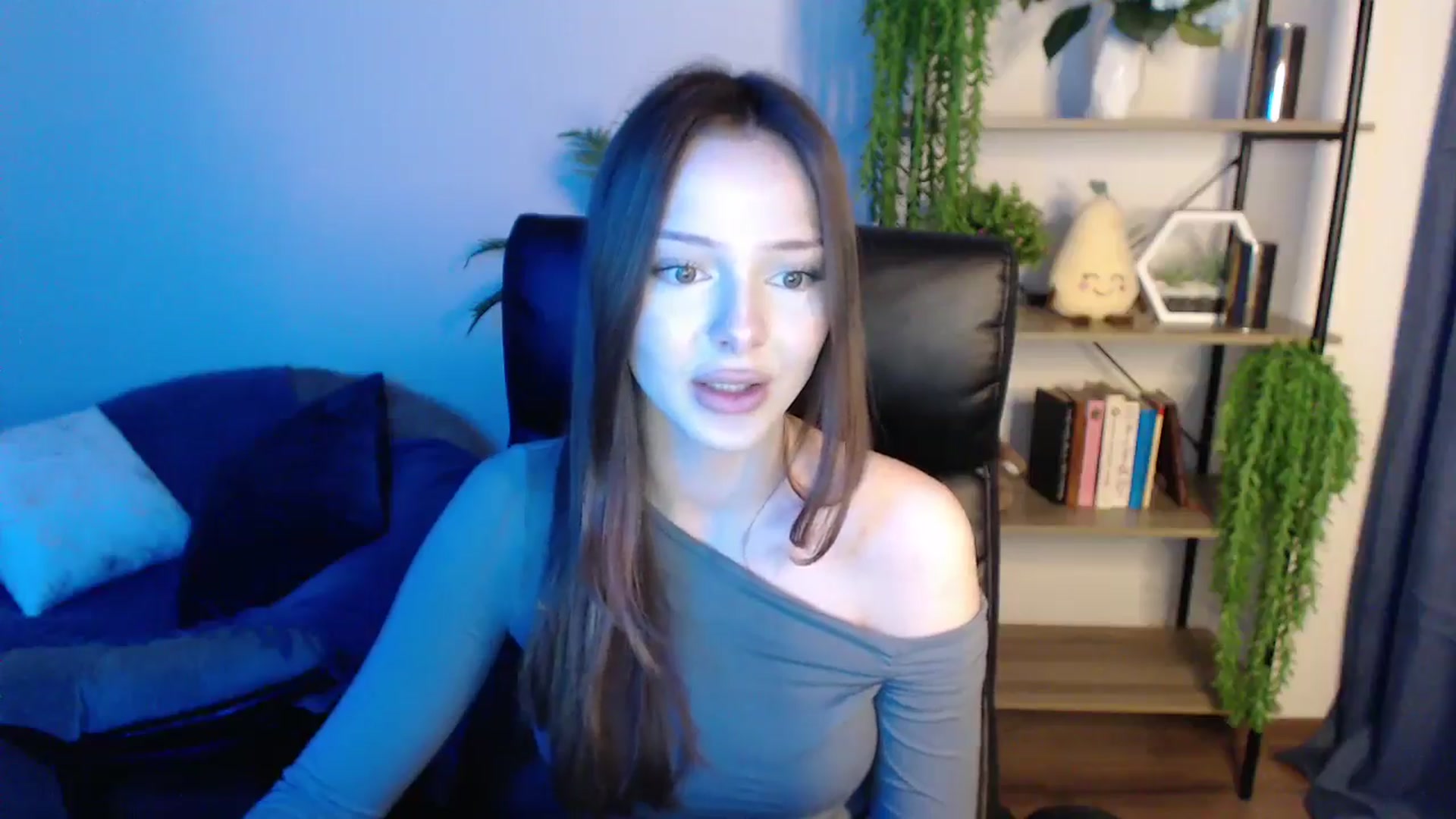 Gallery image thumbnail from KateManelli's myfreecams stream on, 03/05/2025, 14:12 image 17 of 20