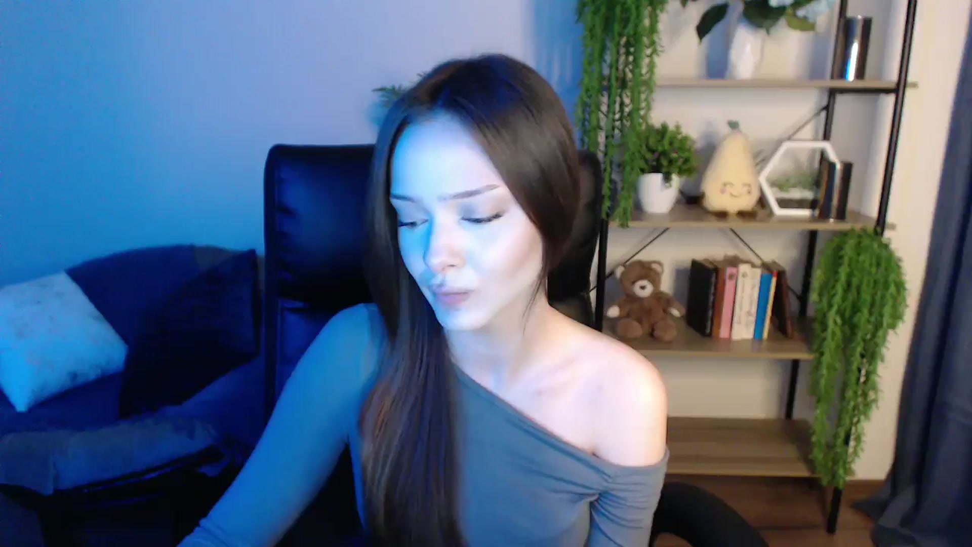 Gallery image thumbnail from KateManelli's myfreecams stream on, 03/05/2025, 14:12 image 1 of 20