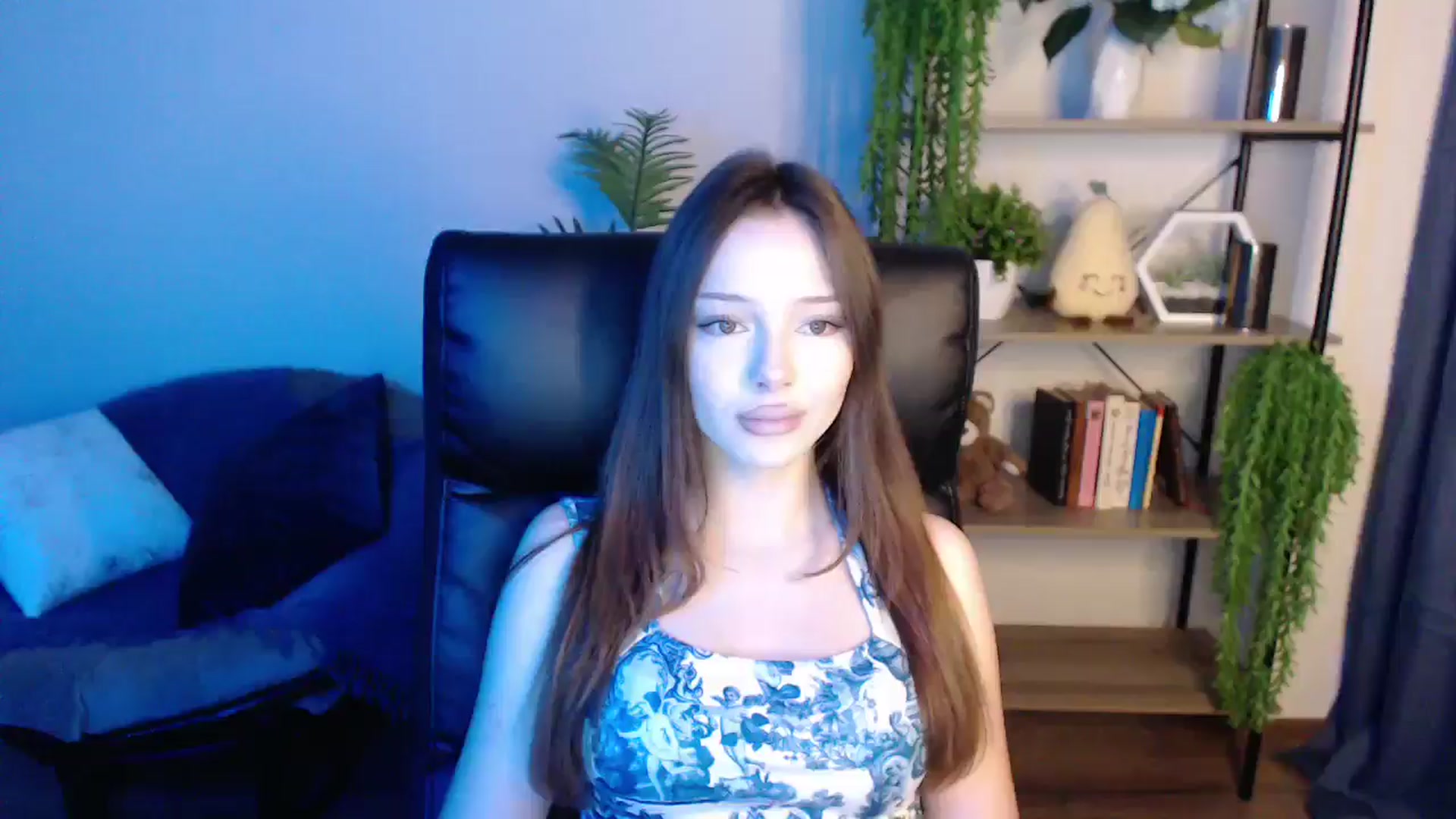 Gallery image thumbnail from KateManelli's myfreecams stream on, 03/07/2025, 09:40 image 3 of 20