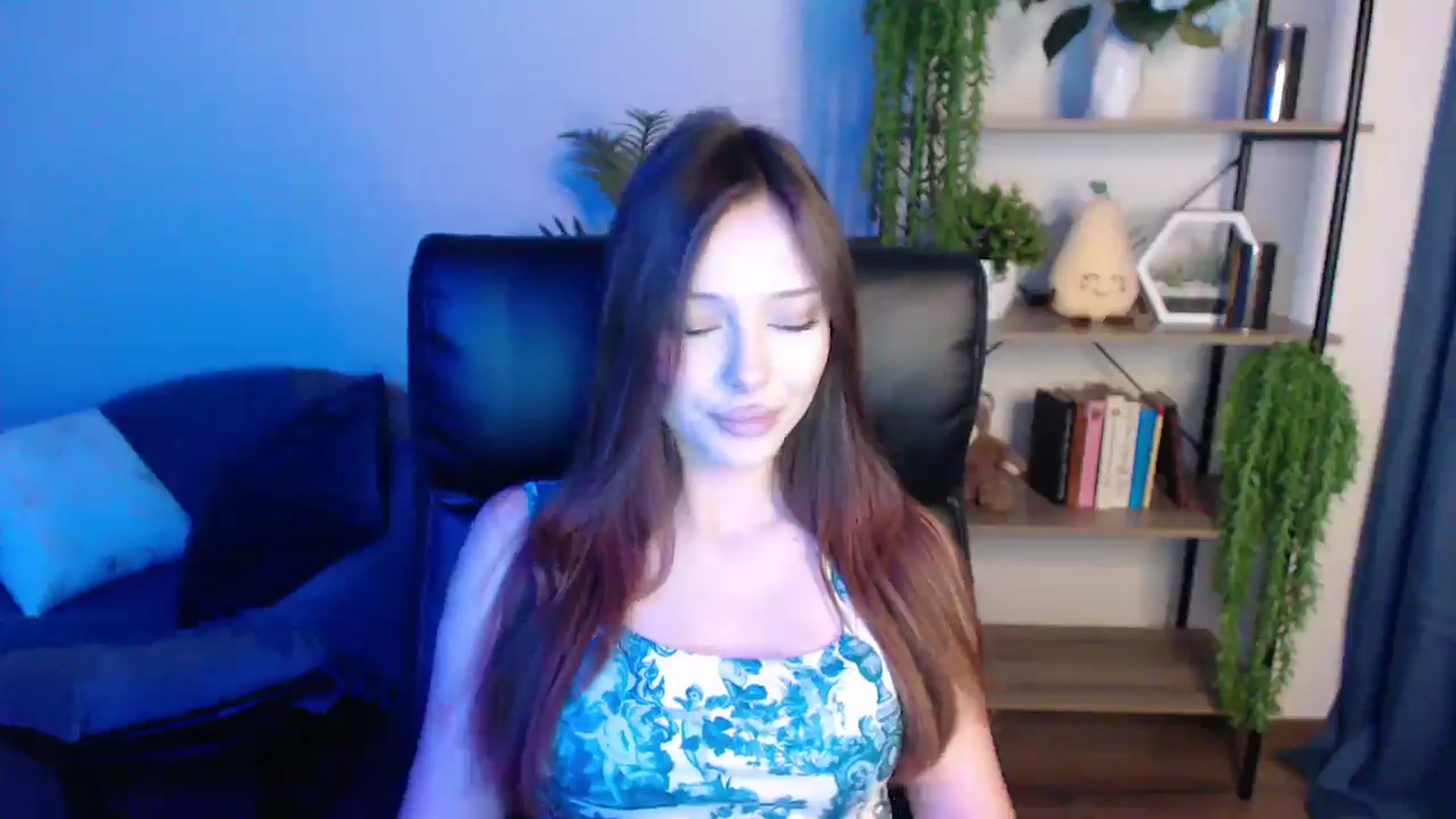 Gallery image thumbnail from KateManelli's myfreecams stream on, 03/07/2025, 09:40 image 18 of 20