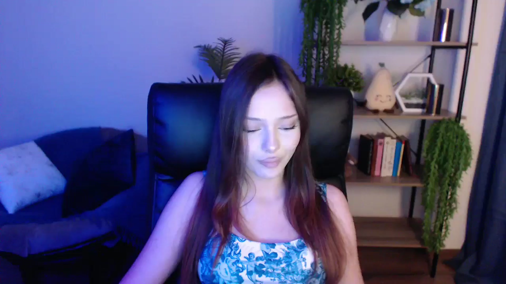 Gallery image thumbnail from KateManelli's myfreecams stream on, 03/07/2025, 11:47 image 19 of 20