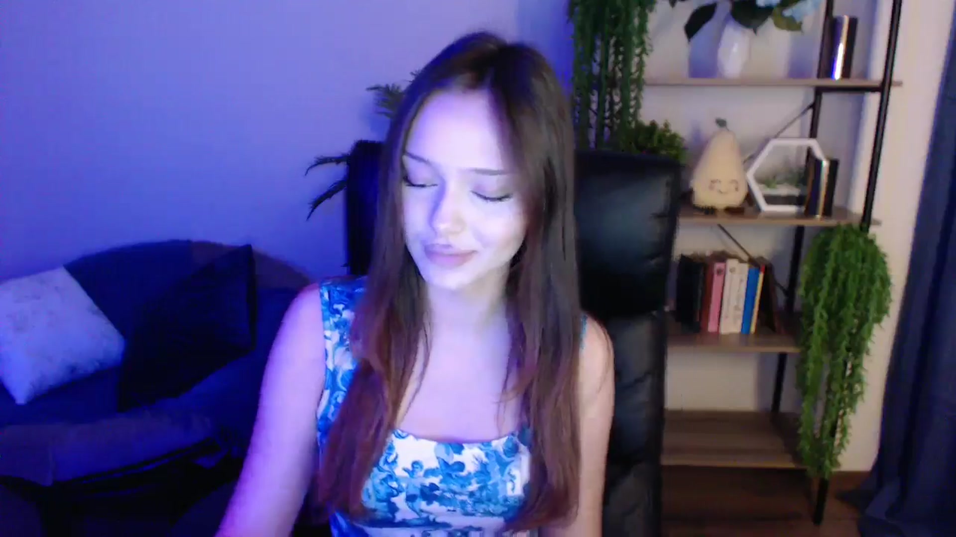 Gallery image thumbnail from KateManelli's myfreecams stream on, 03/07/2025, 11:47 image 10 of 20