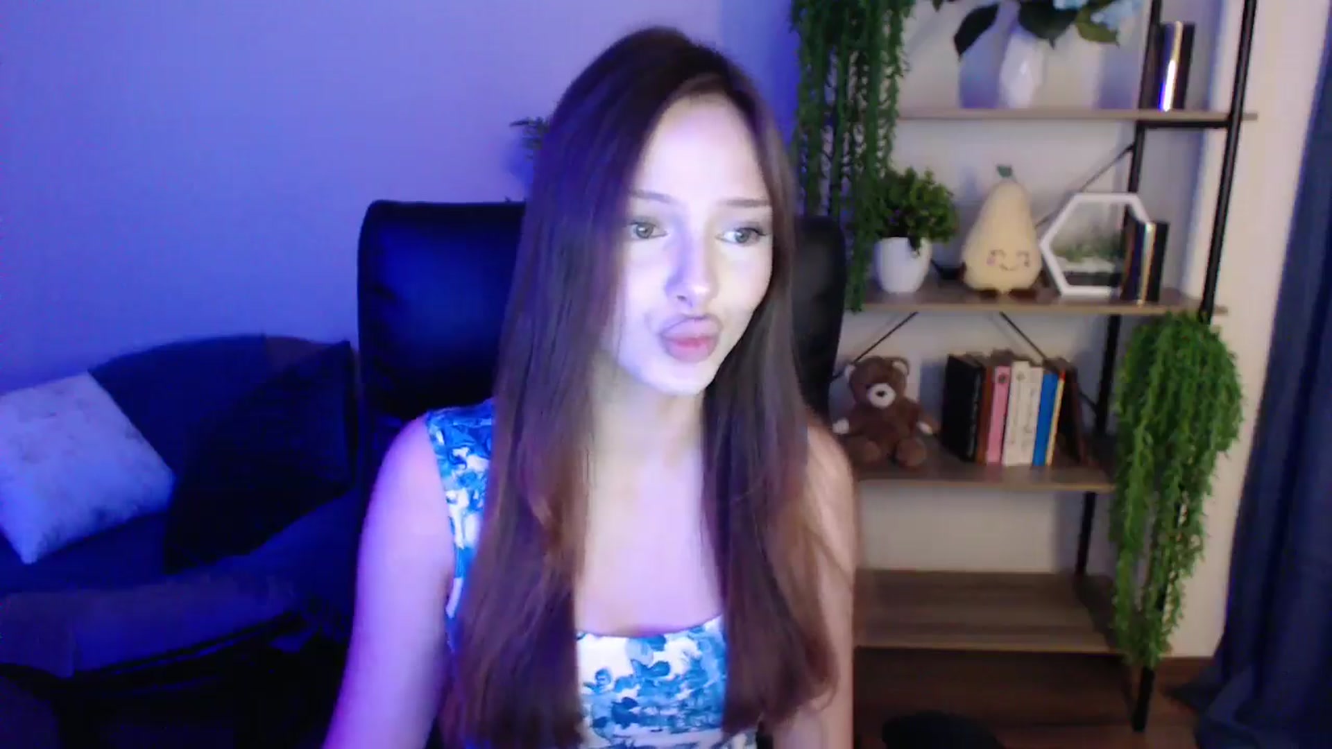 Gallery image thumbnail from KateManelli's myfreecams stream on, 03/07/2025, 11:47 image 12 of 20