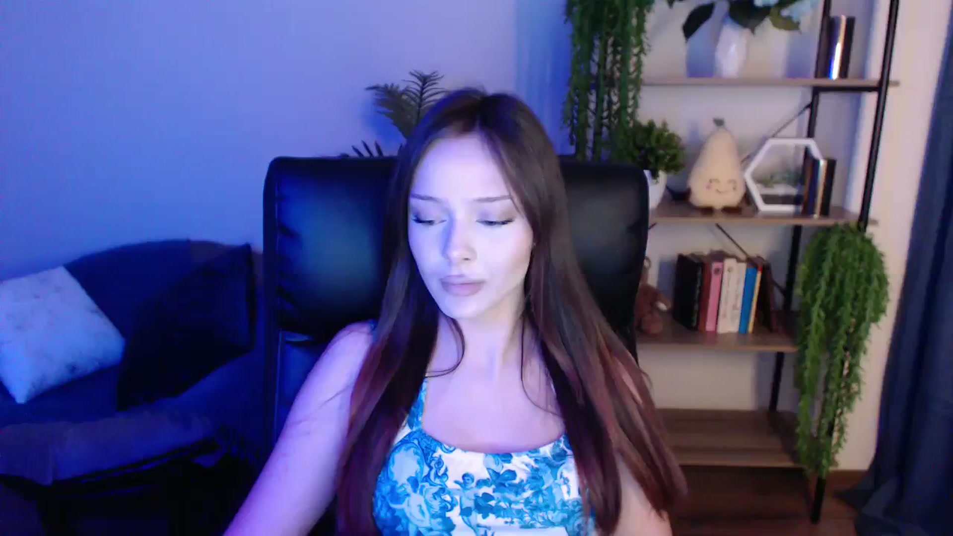 Gallery image thumbnail from KateManelli's myfreecams stream on, 03/07/2025, 11:47 image 17 of 20