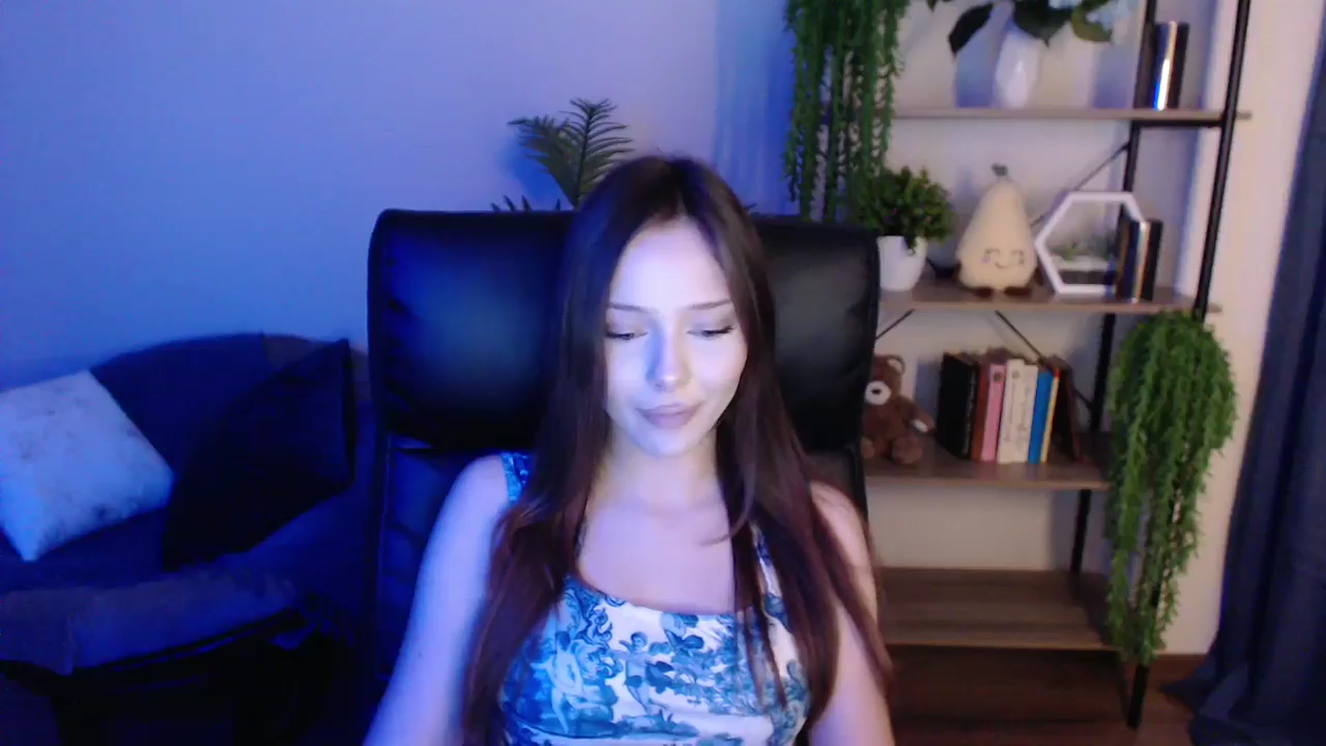 Gallery image thumbnail from KateManelli's myfreecams stream on, 03/07/2025, 12:32 image 10 of 20