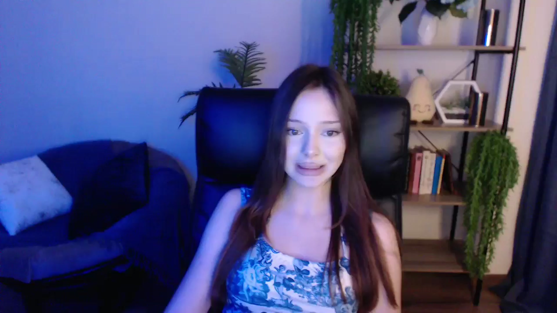 Gallery image thumbnail from KateManelli's myfreecams stream on, 03/07/2025, 12:32 image 13 of 20