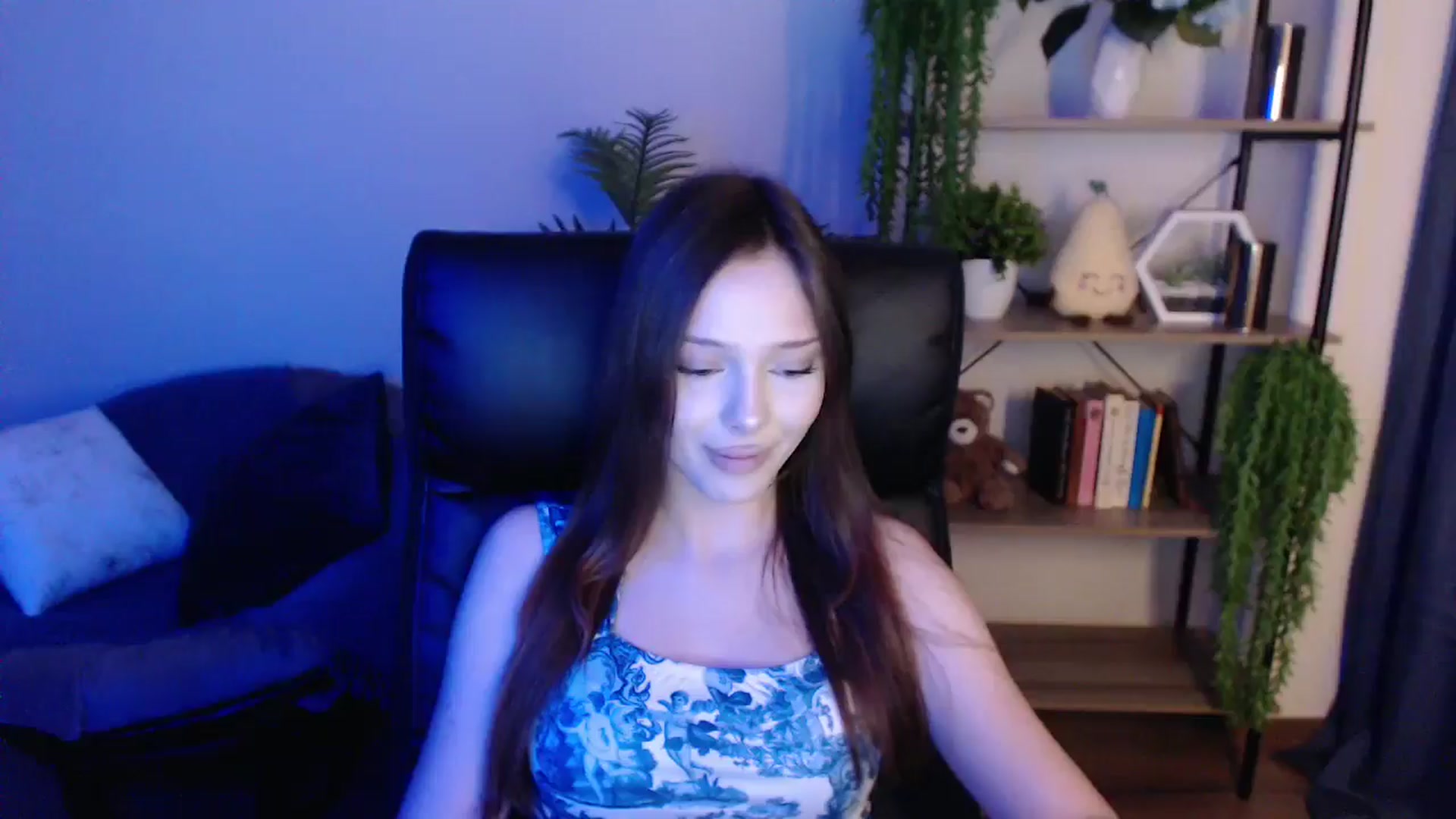 Gallery image thumbnail from KateManelli's myfreecams stream on, 03/07/2025, 12:32 image 17 of 20