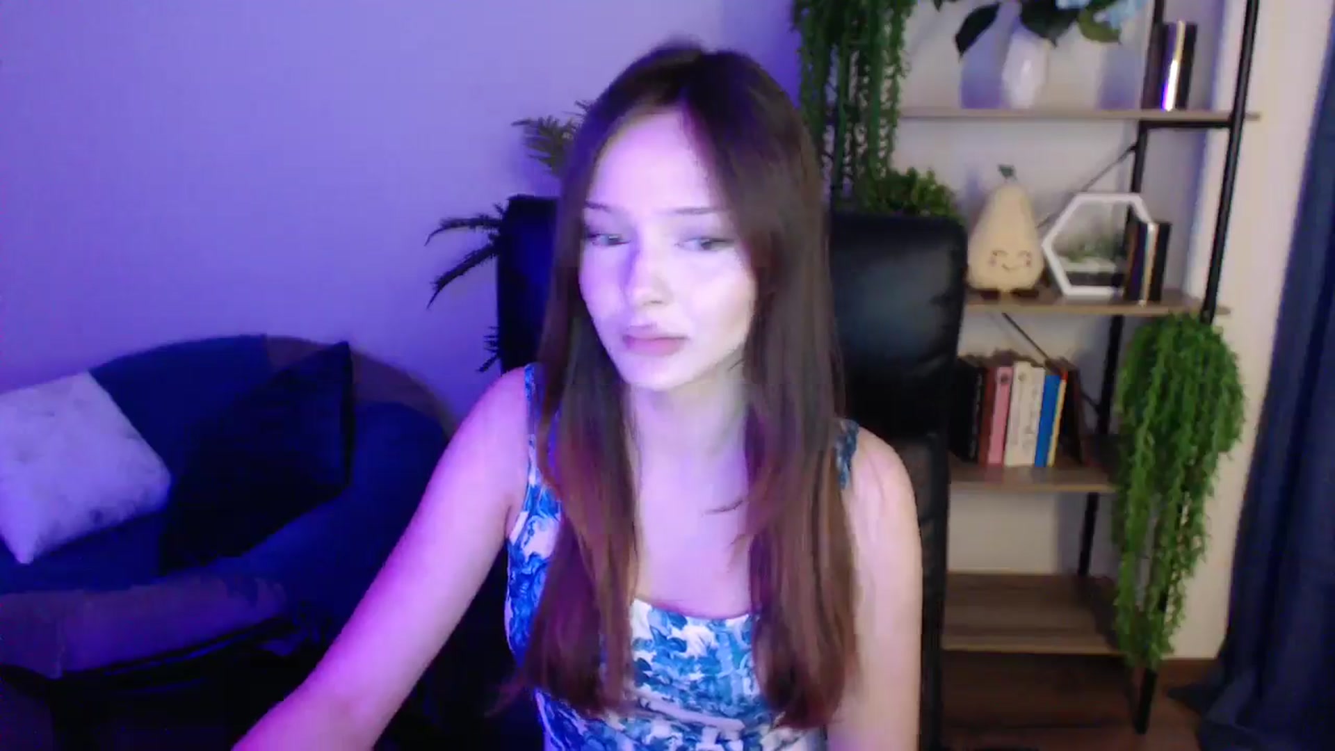 Gallery image thumbnail from KateManelli's myfreecams stream on, 03/07/2025, 14:06 image 19 of 20