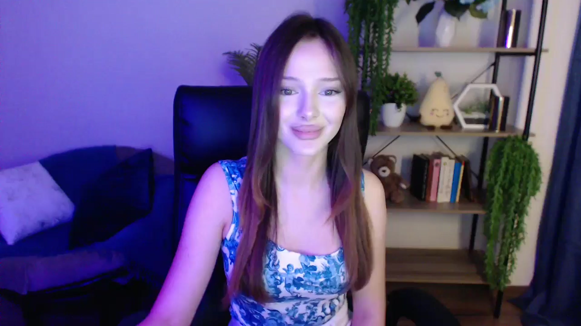 Gallery image thumbnail from KateManelli's myfreecams stream on, 03/07/2025, 14:06 image 18 of 20