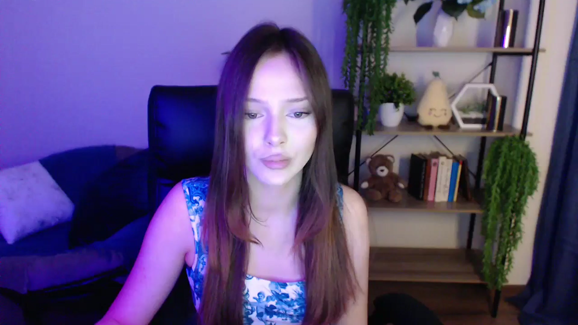 Gallery image thumbnail from KateManelli's myfreecams stream on, 03/07/2025, 14:06 image 12 of 20