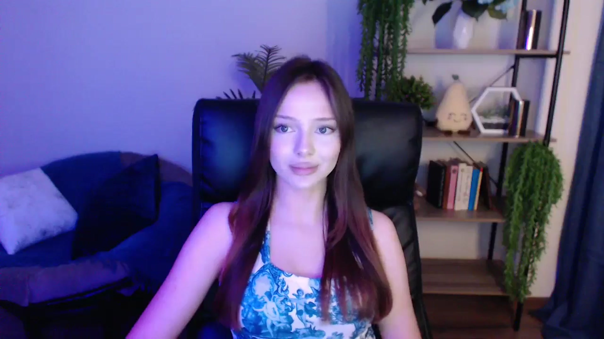 Gallery image thumbnail from KateManelli's myfreecams stream on, 03/07/2025, 14:06 image 7 of 20