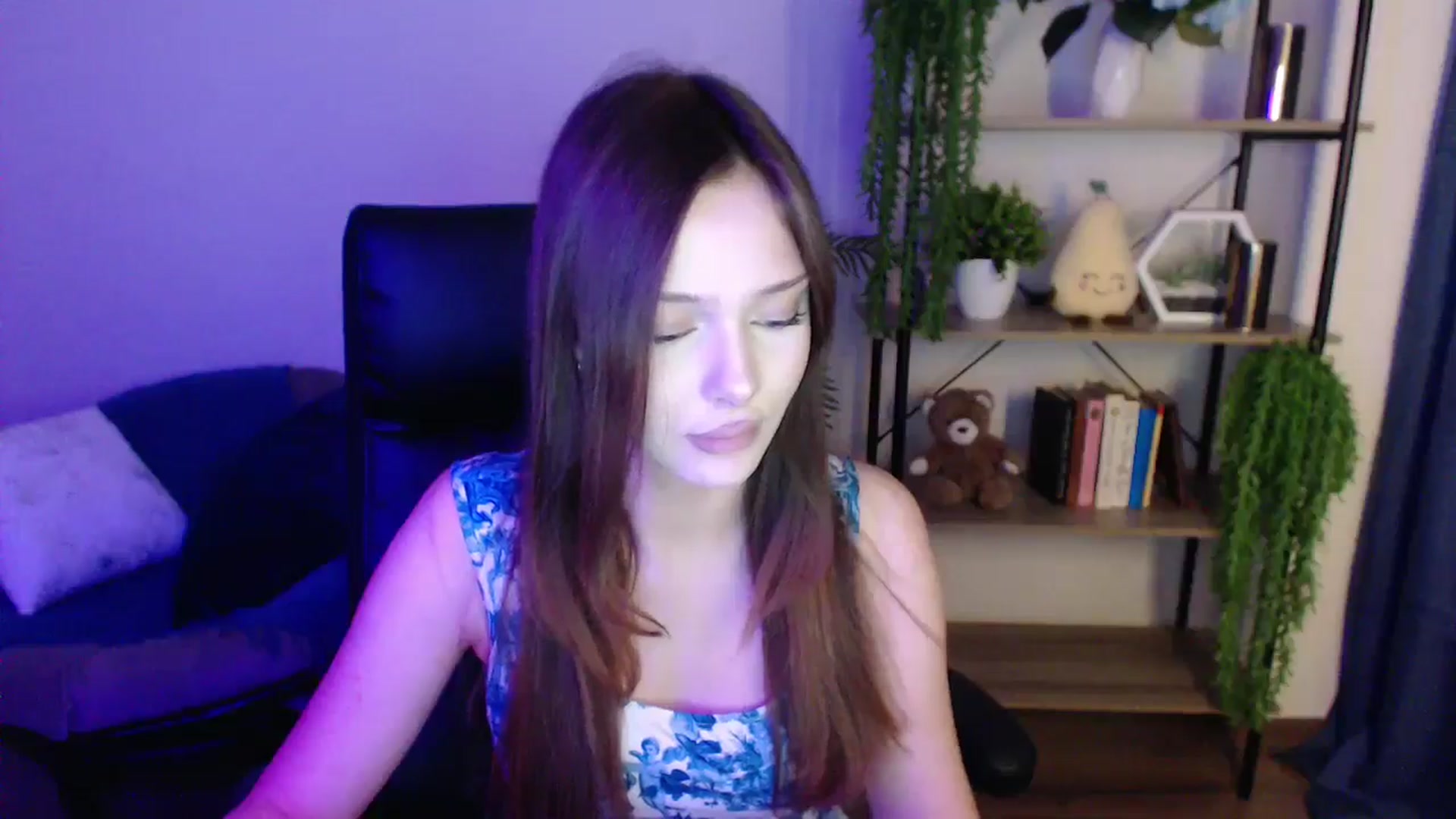 Gallery image thumbnail from KateManelli's myfreecams stream on, 03/07/2025, 14:06 image 10 of 20