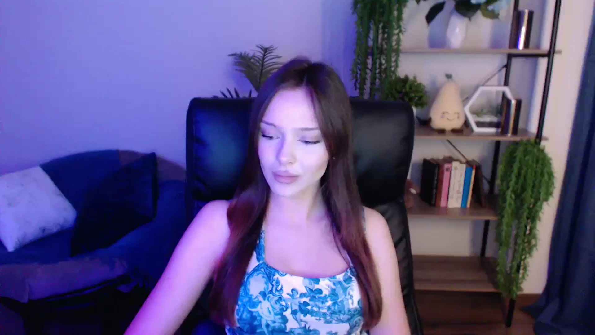 Gallery image thumbnail from KateManelli's myfreecams stream on, 03/07/2025, 14:06 image 6 of 20