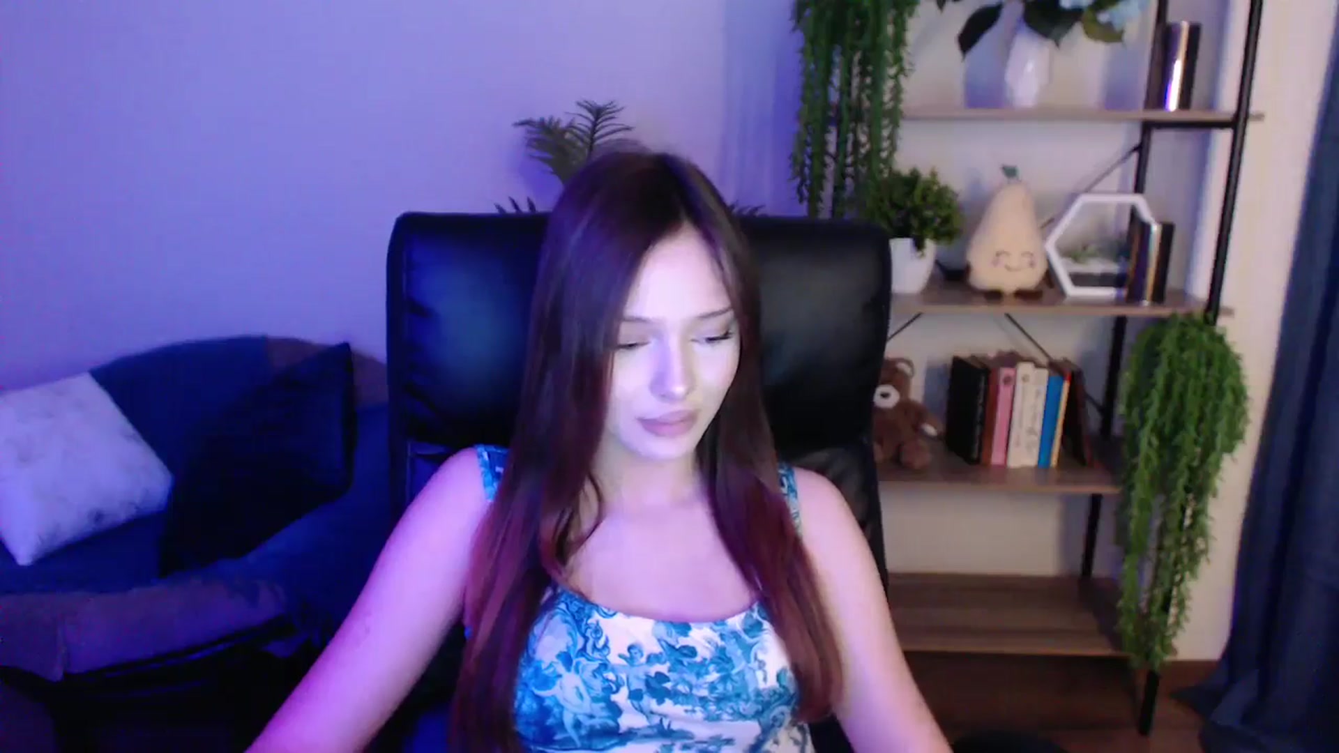 Gallery image thumbnail from KateManelli's myfreecams stream on, 03/07/2025, 14:06 image 15 of 20