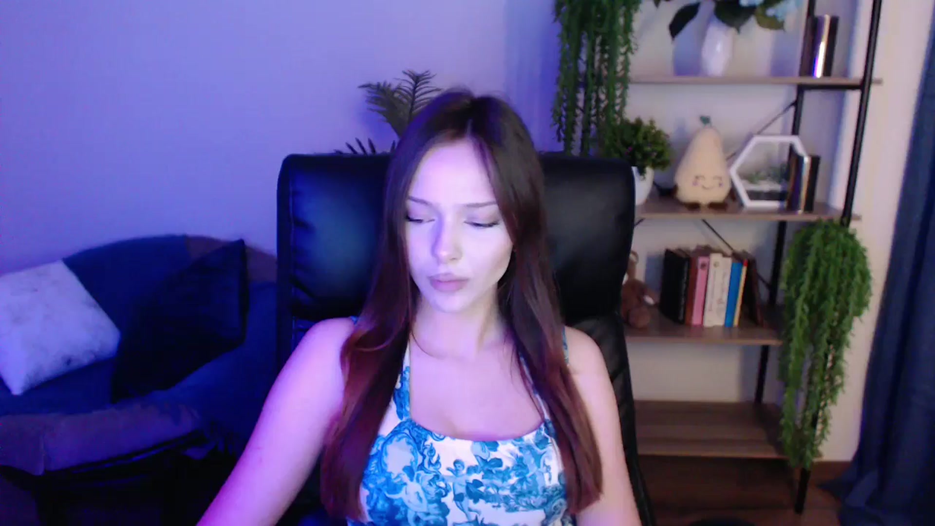 Gallery image thumbnail from KateManelli's myfreecams stream on, 03/07/2025, 14:06 image 5 of 20