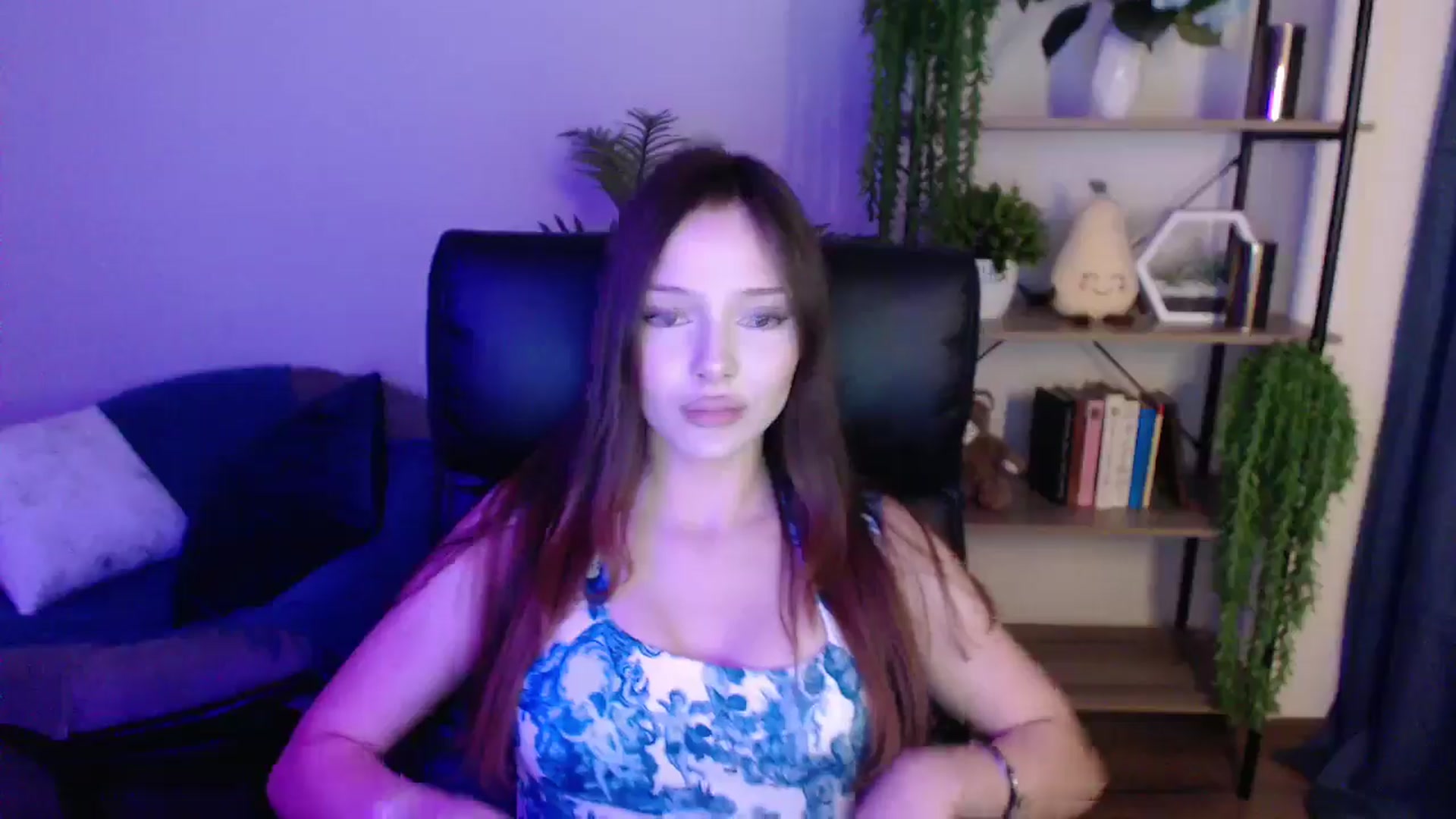 Gallery image thumbnail from KateManelli's myfreecams stream on, 03/07/2025, 14:20 image 6 of 20