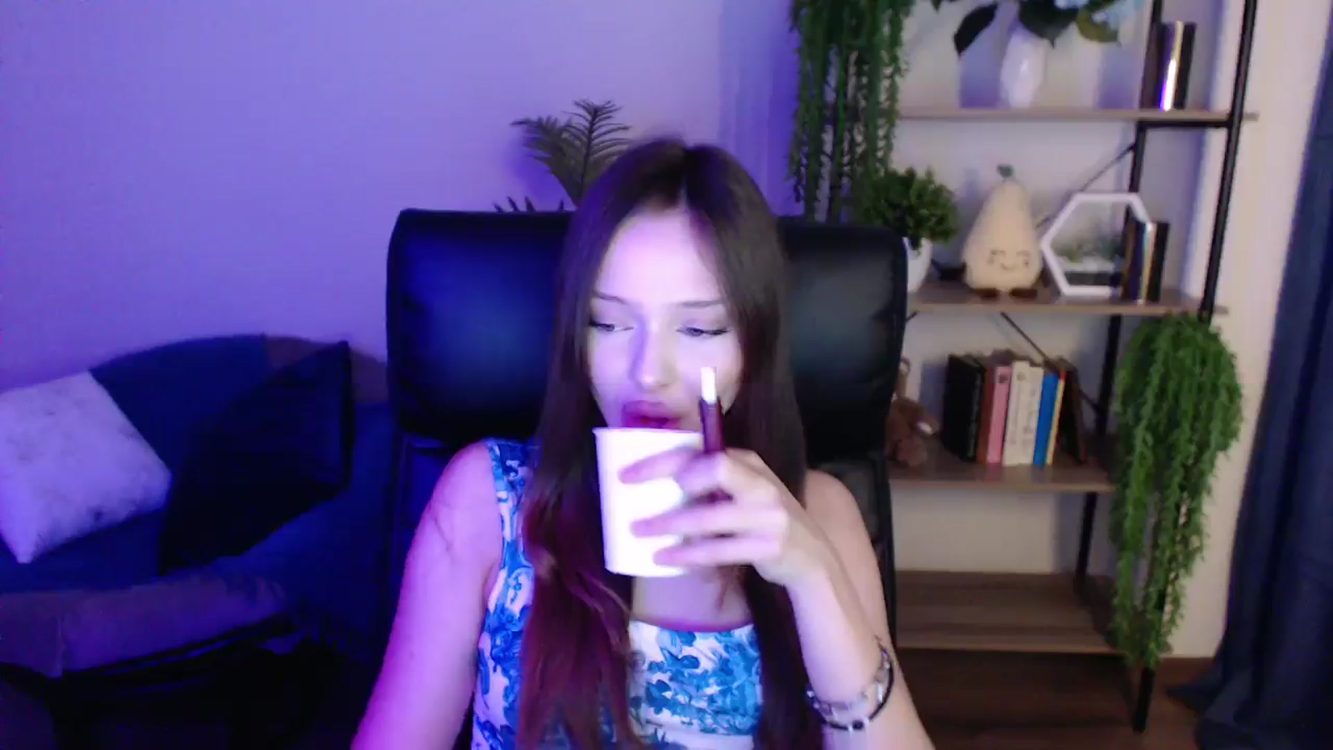 Gallery image thumbnail from KateManelli's myfreecams stream on, 03/07/2025, 14:20 image 14 of 20