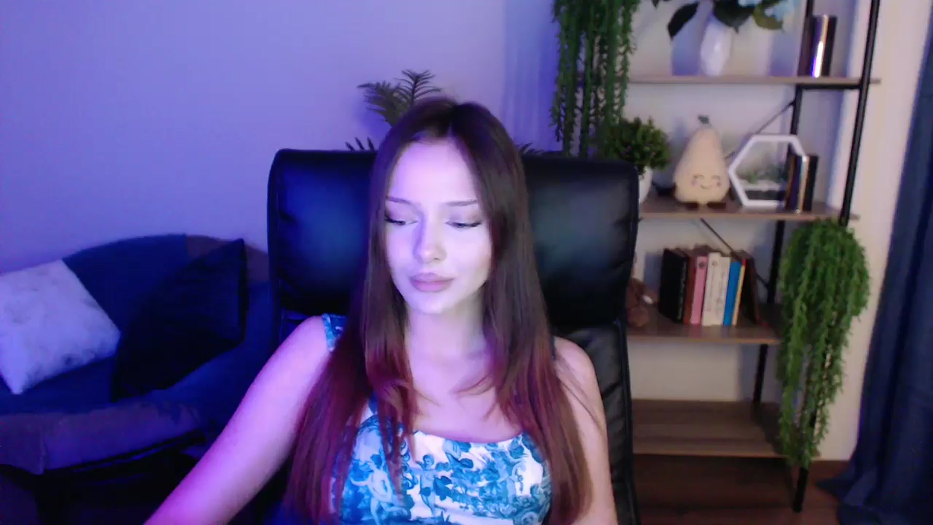 Gallery image thumbnail from KateManelli's myfreecams stream on, 03/07/2025, 14:20 image 20 of 20