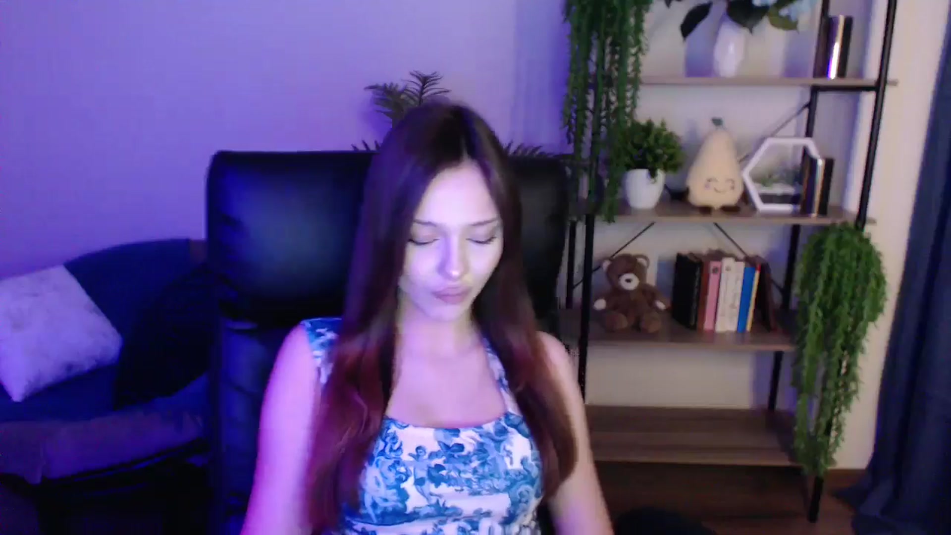 Gallery image thumbnail from KateManelli's myfreecams stream on, 03/07/2025, 14:51 image 5 of 20