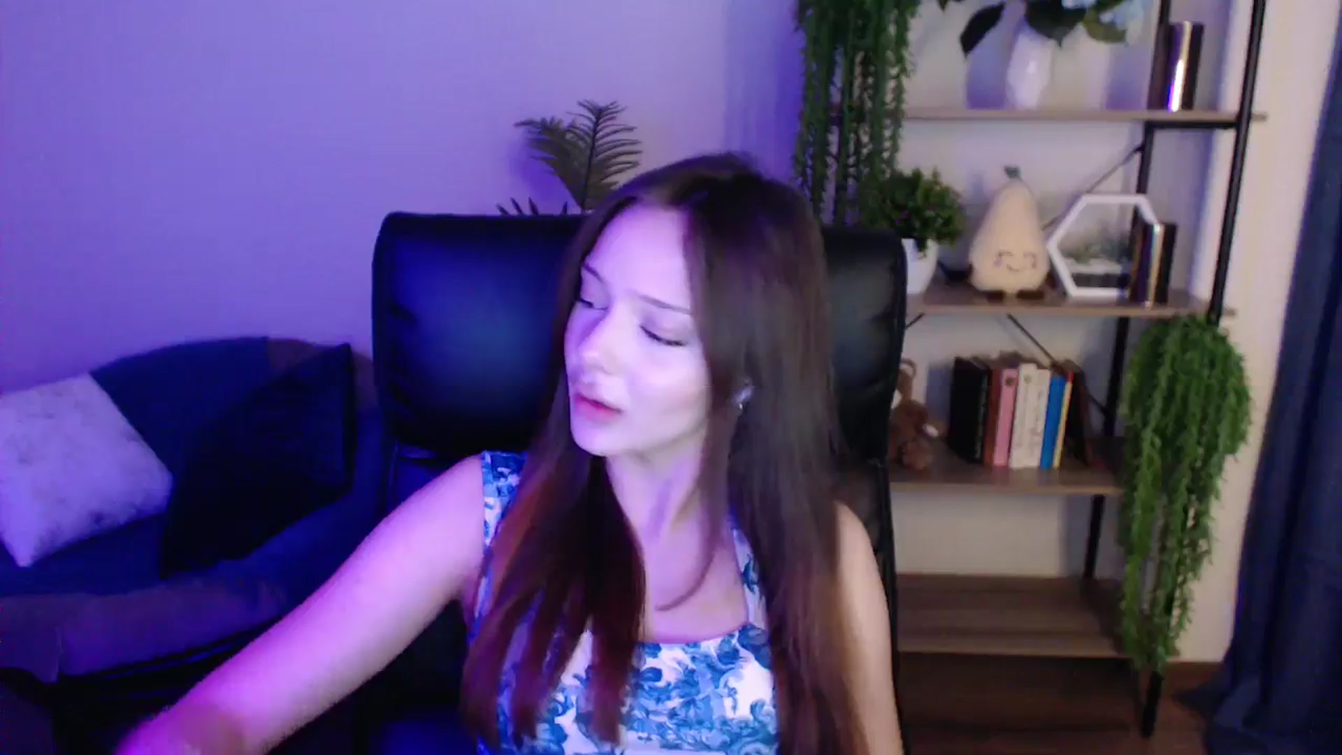 Gallery image thumbnail from KateManelli's myfreecams stream on, 03/07/2025, 14:51 image 8 of 20