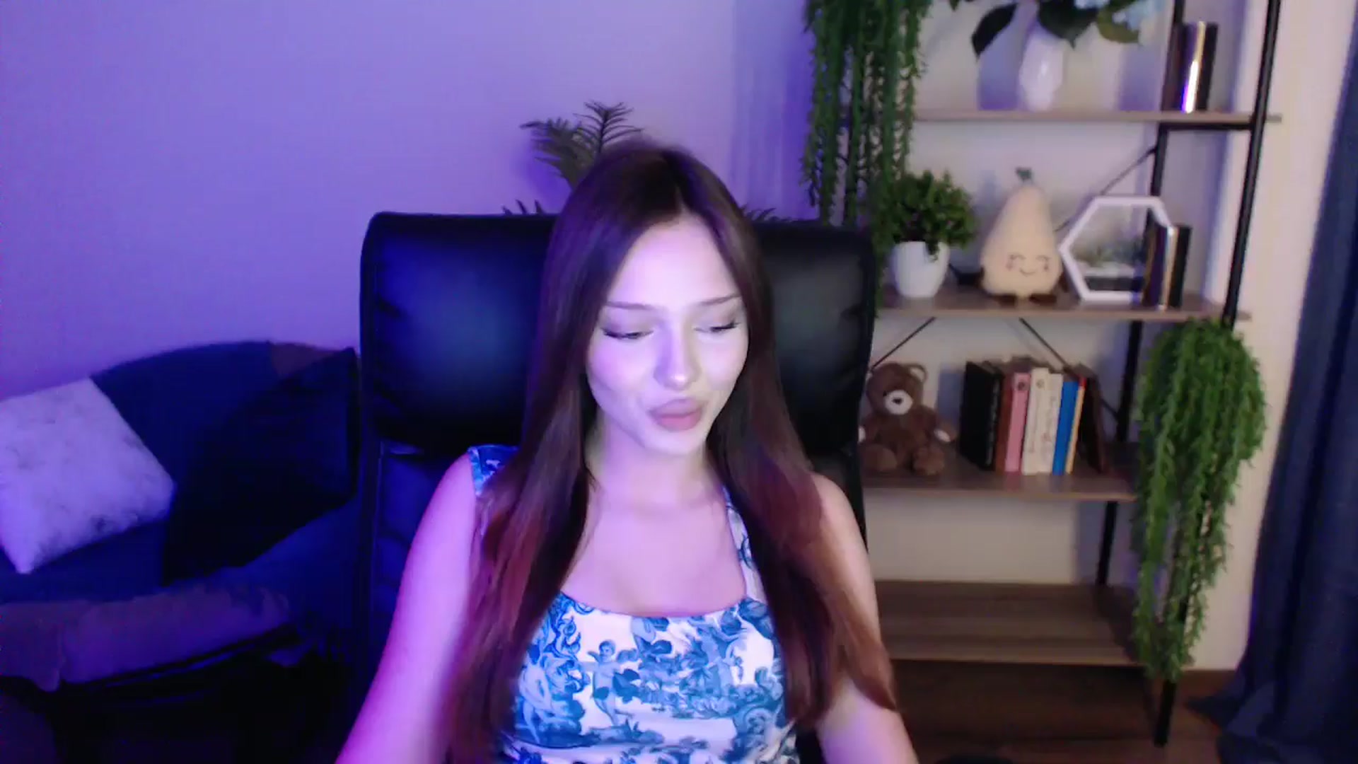 Gallery image thumbnail from KateManelli's myfreecams stream on, 03/07/2025, 14:51 image 1 of 20